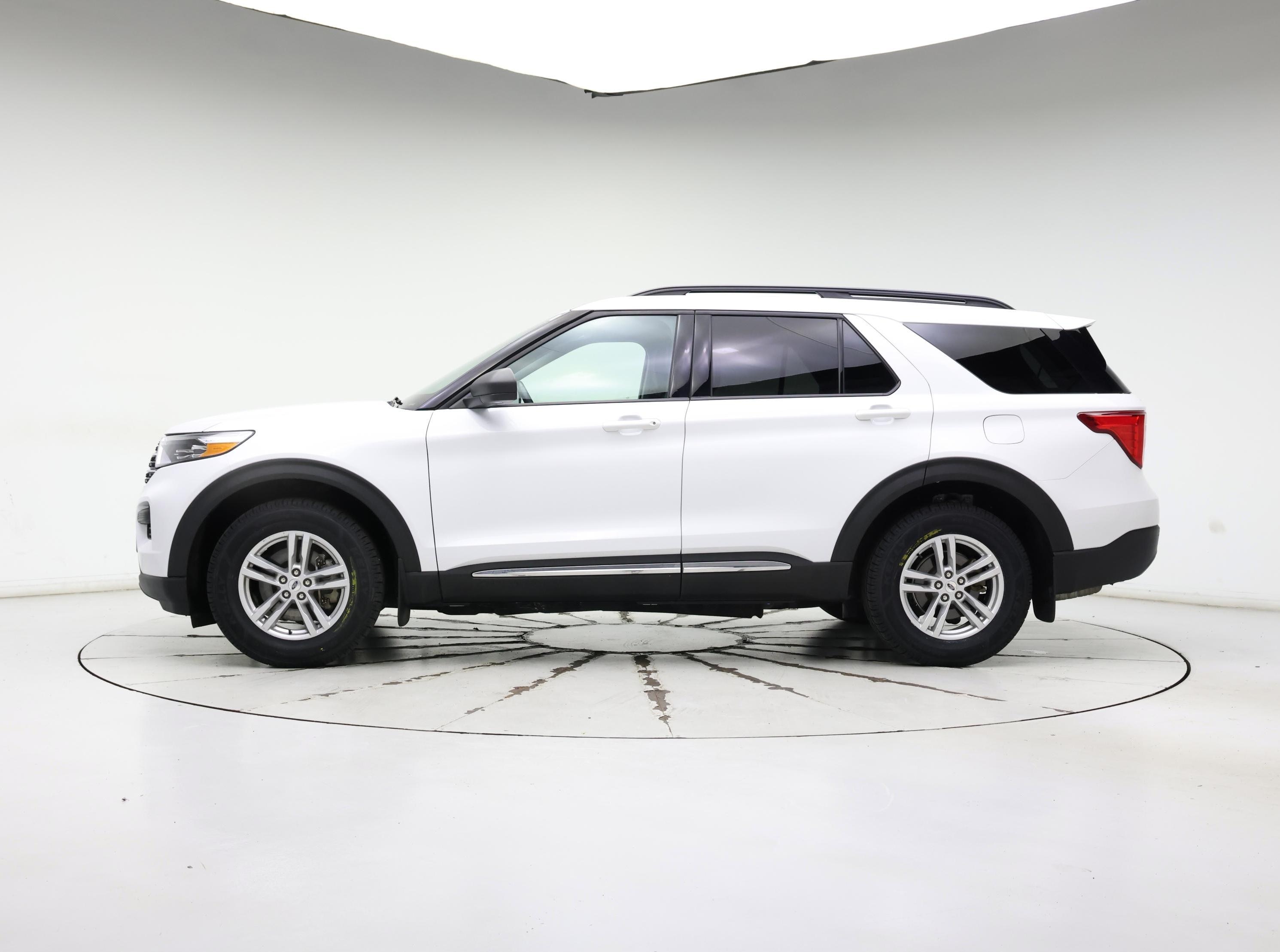 Thumbnail: 2021 Ford Explorer - 3