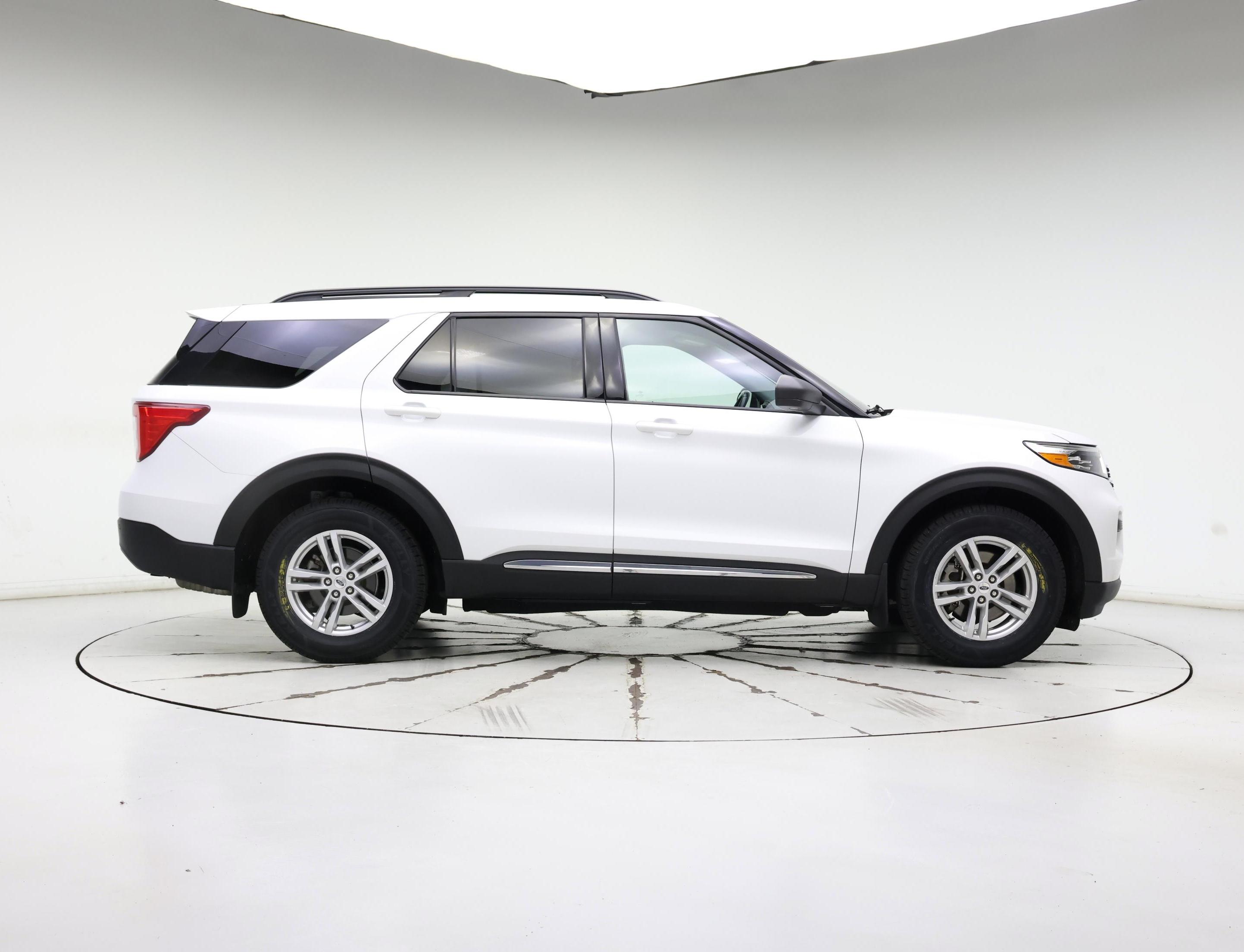 Thumbnail: 2021 Ford Explorer - 7