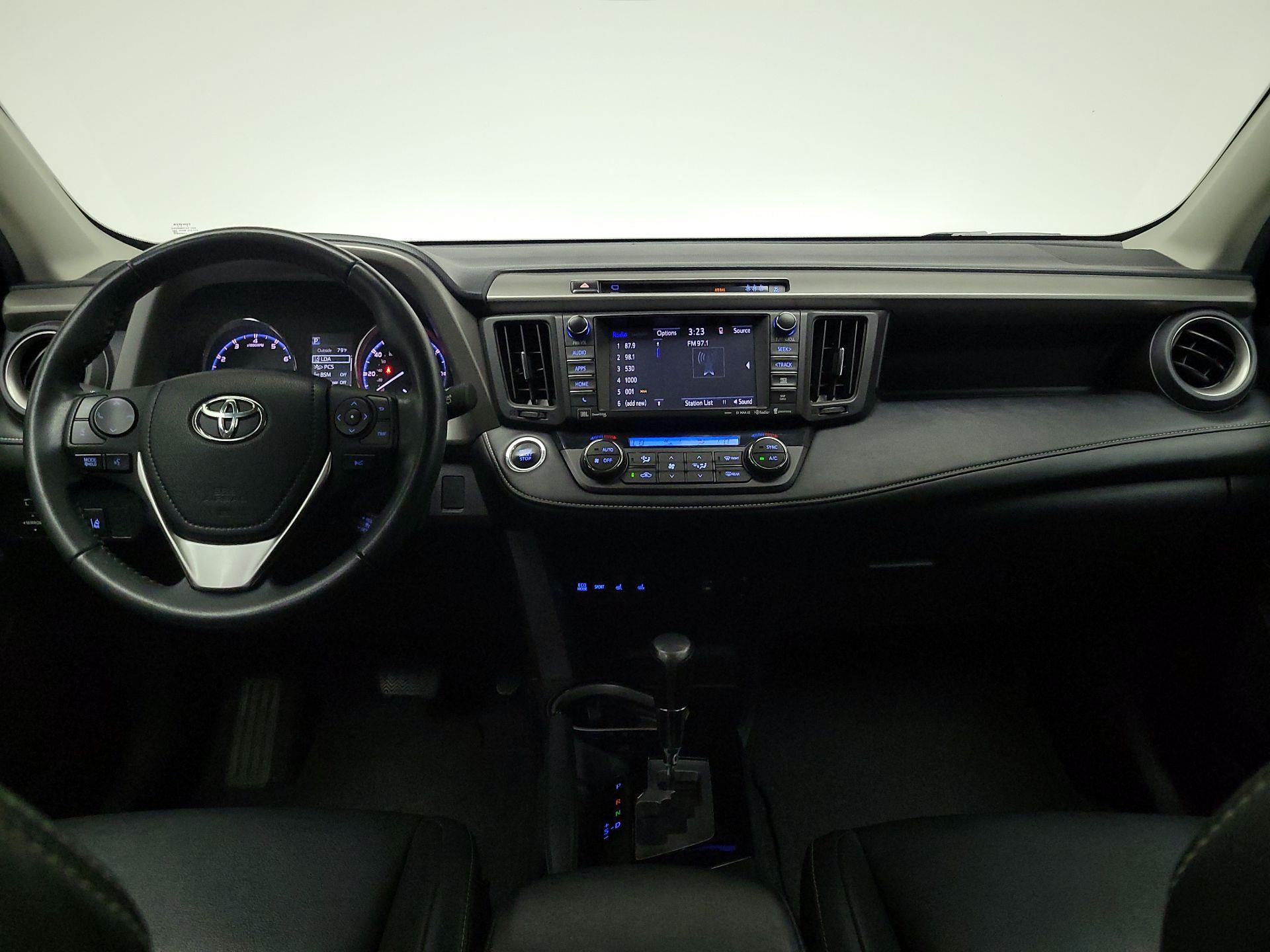 Thumbnail: 2017 Toyota RAV4 - 9