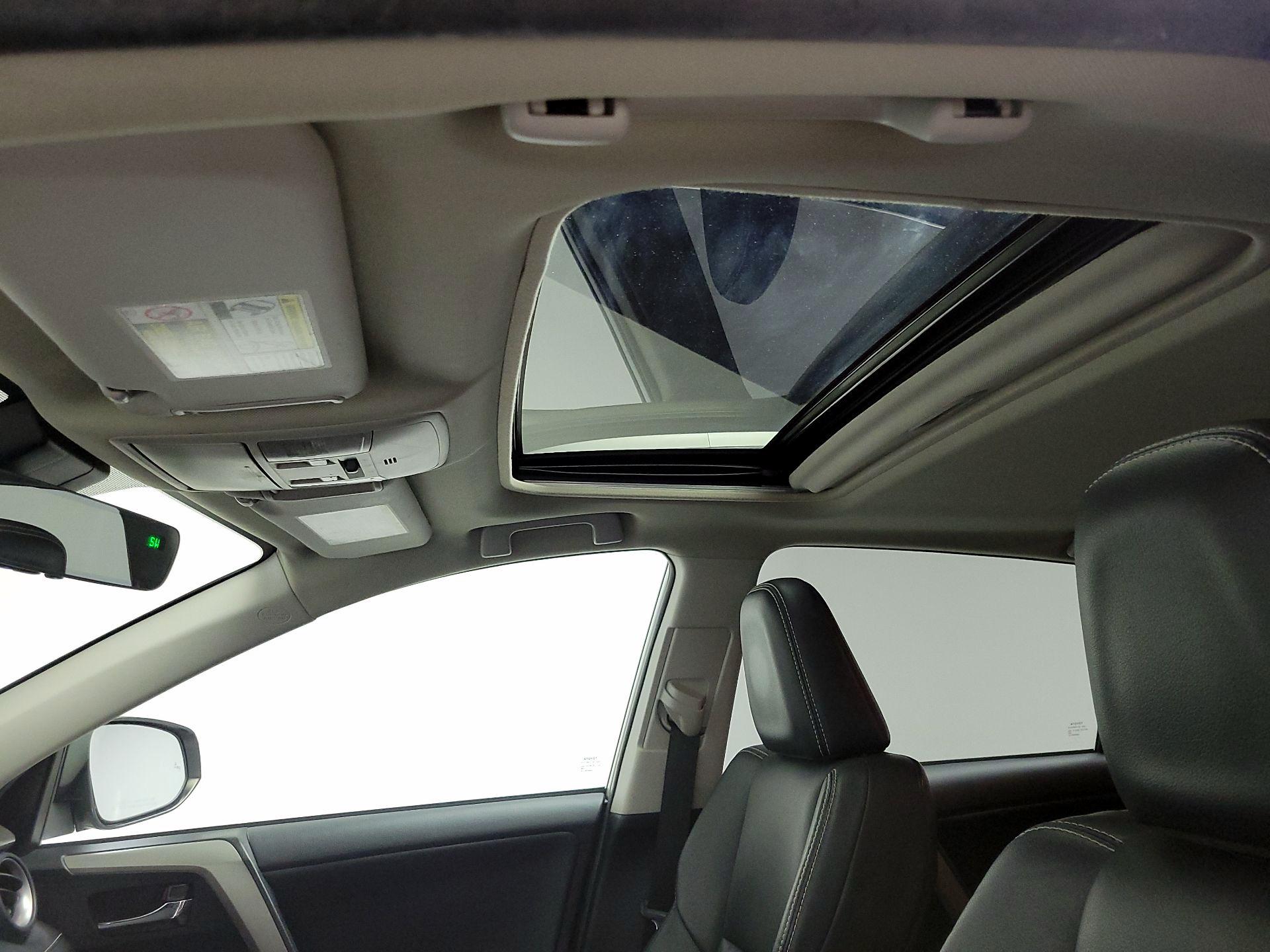 Thumbnail: 2017 Toyota RAV4 - 19
