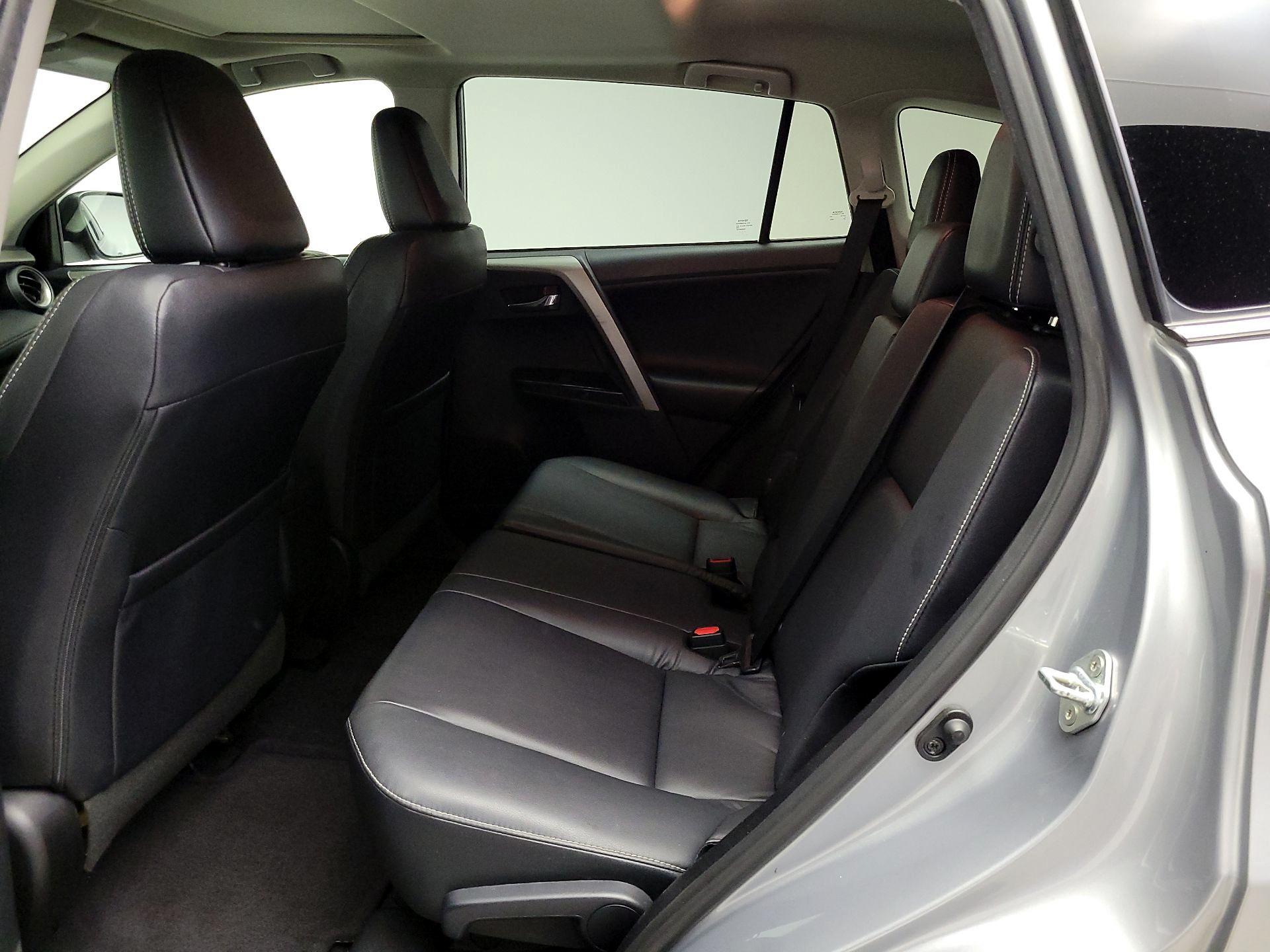 Thumbnail: 2017 Toyota RAV4 - 20