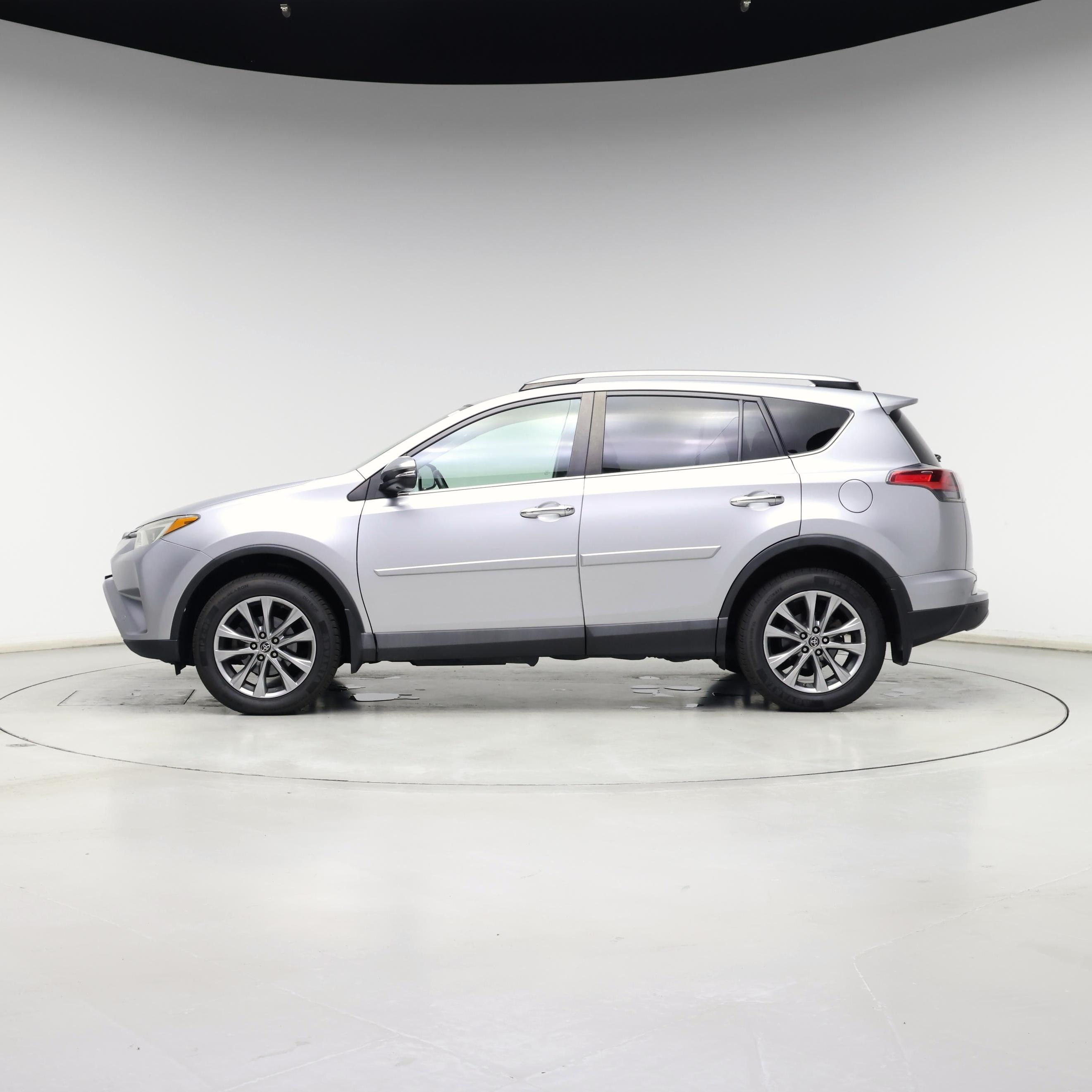 Thumbnail: 2017 Toyota RAV4 - 3
