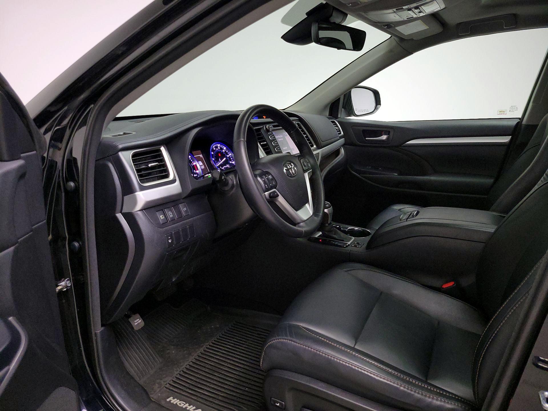 Thumbnail: 2017 Toyota Highlander - 11
