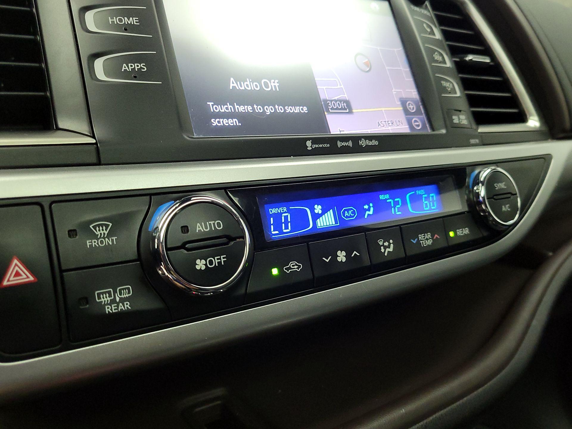 Thumbnail: 2017 Toyota Highlander - 17