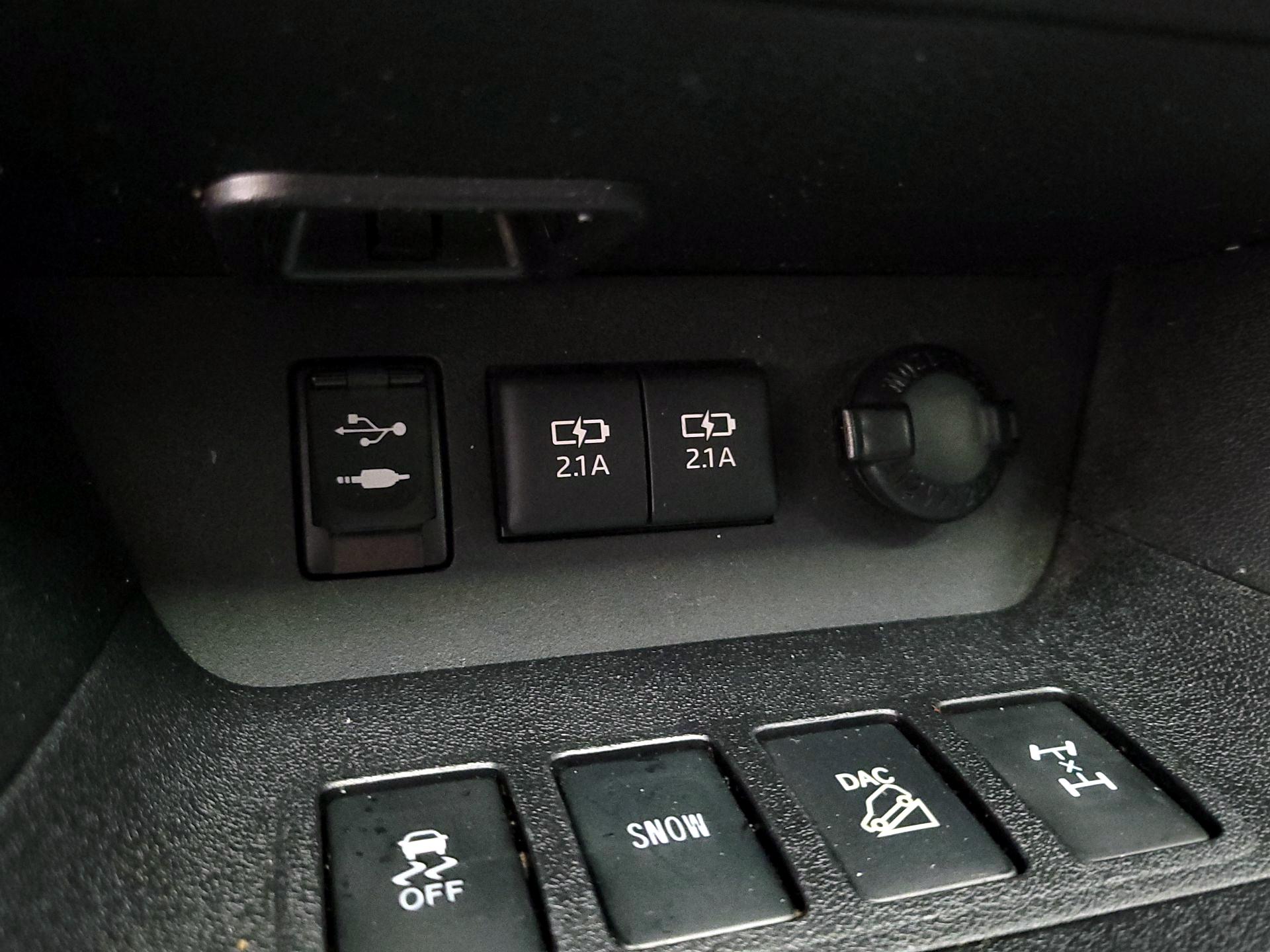 Thumbnail: 2017 Toyota Highlander - 19