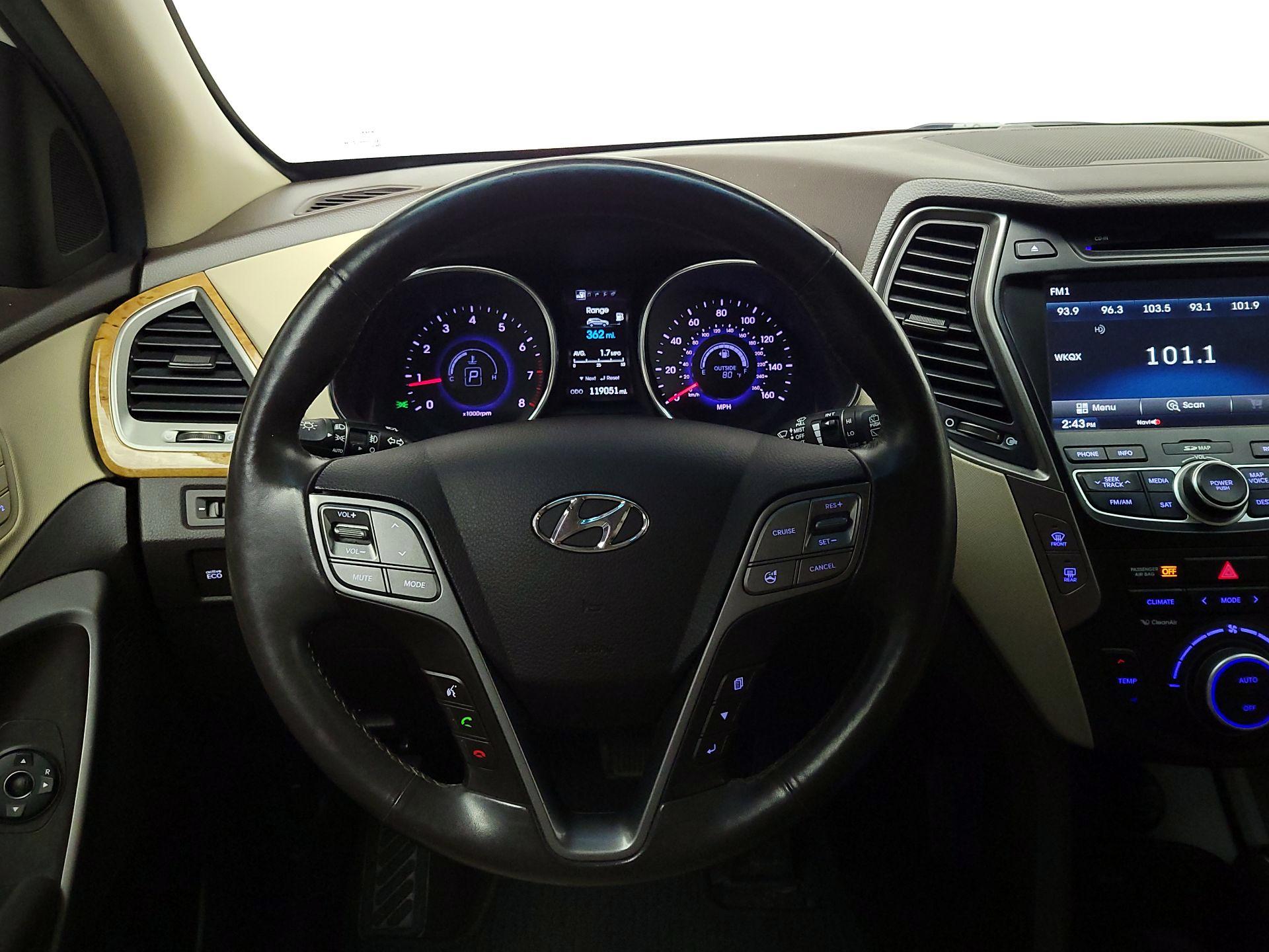 Thumbnail: 2016 Hyundai Santa Fe - 10