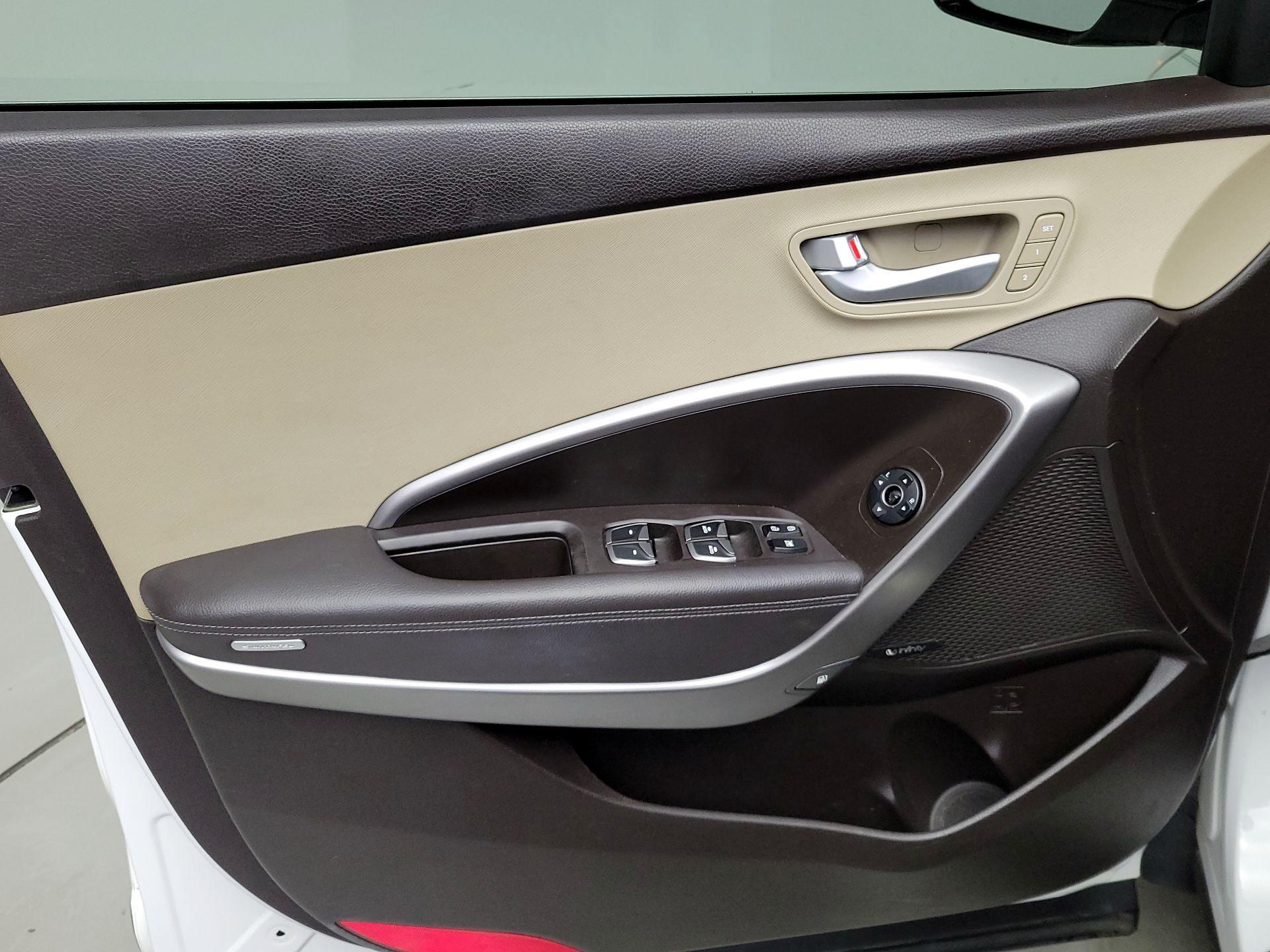 Thumbnail: 2016 Hyundai Santa Fe - 12