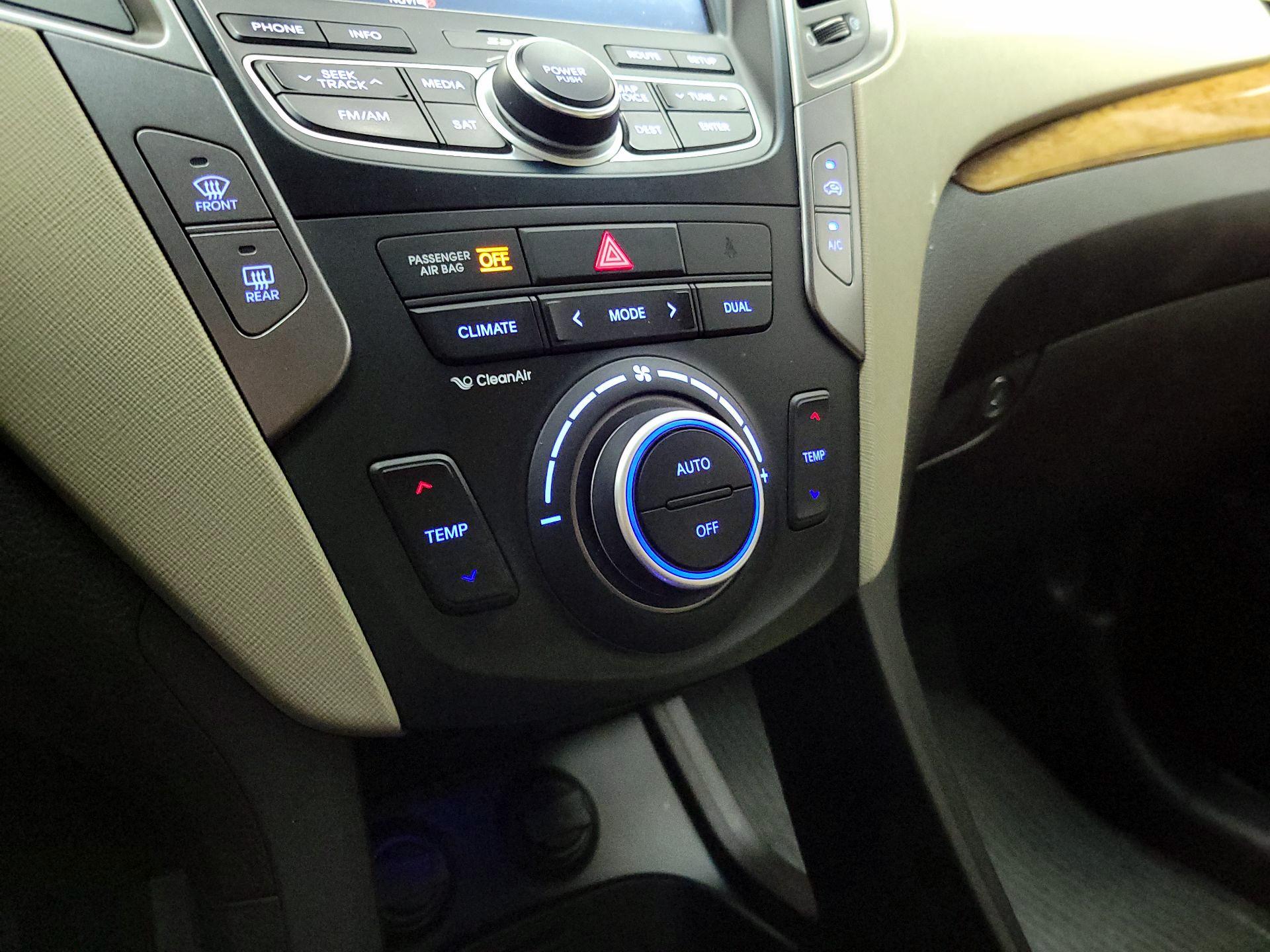 Thumbnail: 2016 Hyundai Santa Fe - 17