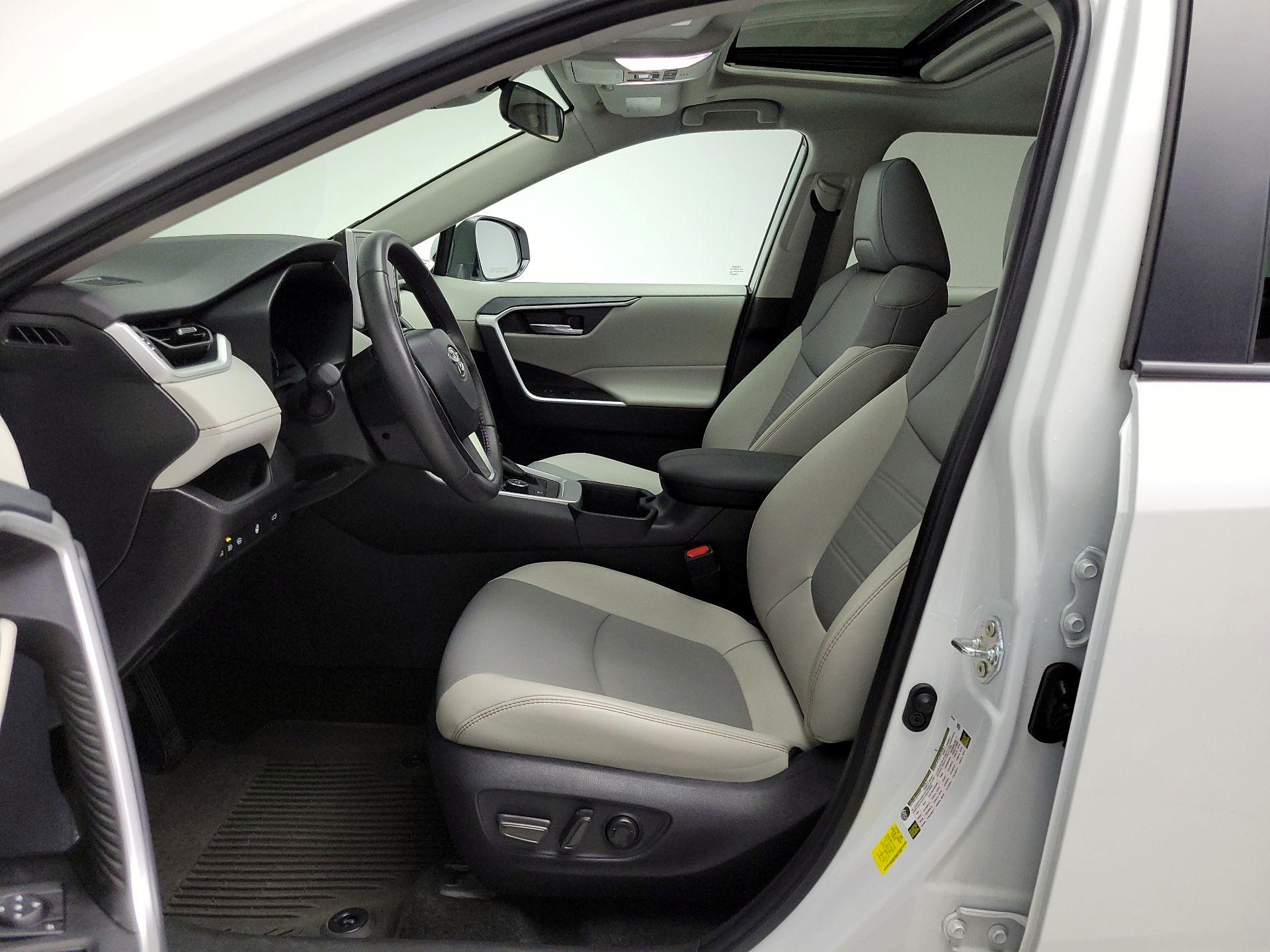 Thumbnail: 2025 Toyota RAV4 - 11