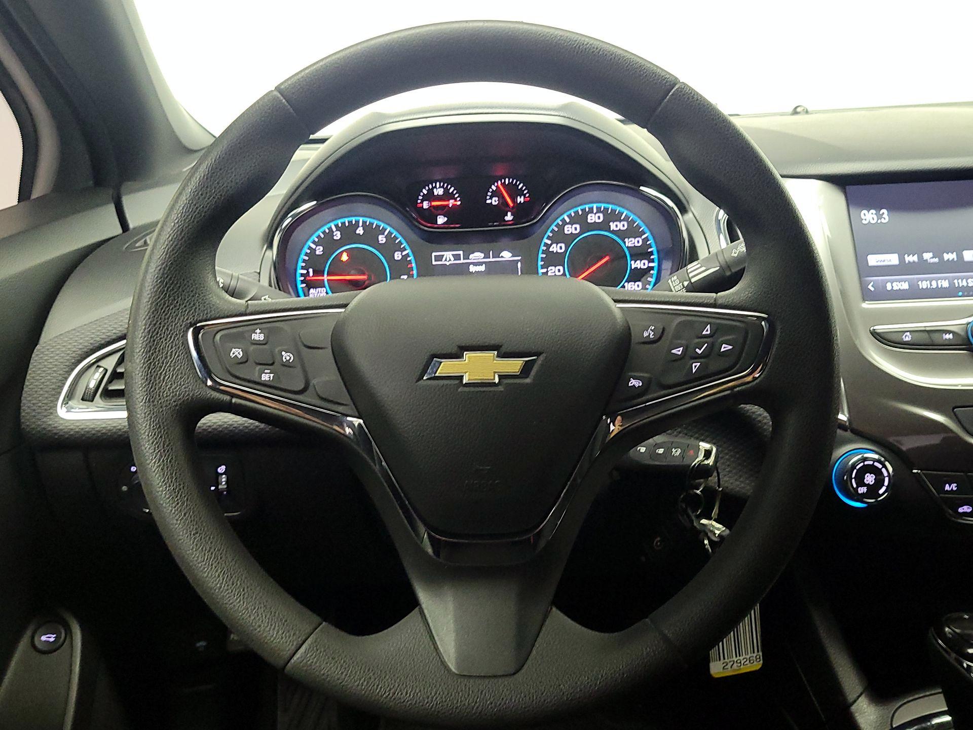Thumbnail: 2017 Chevrolet Cruze - 10