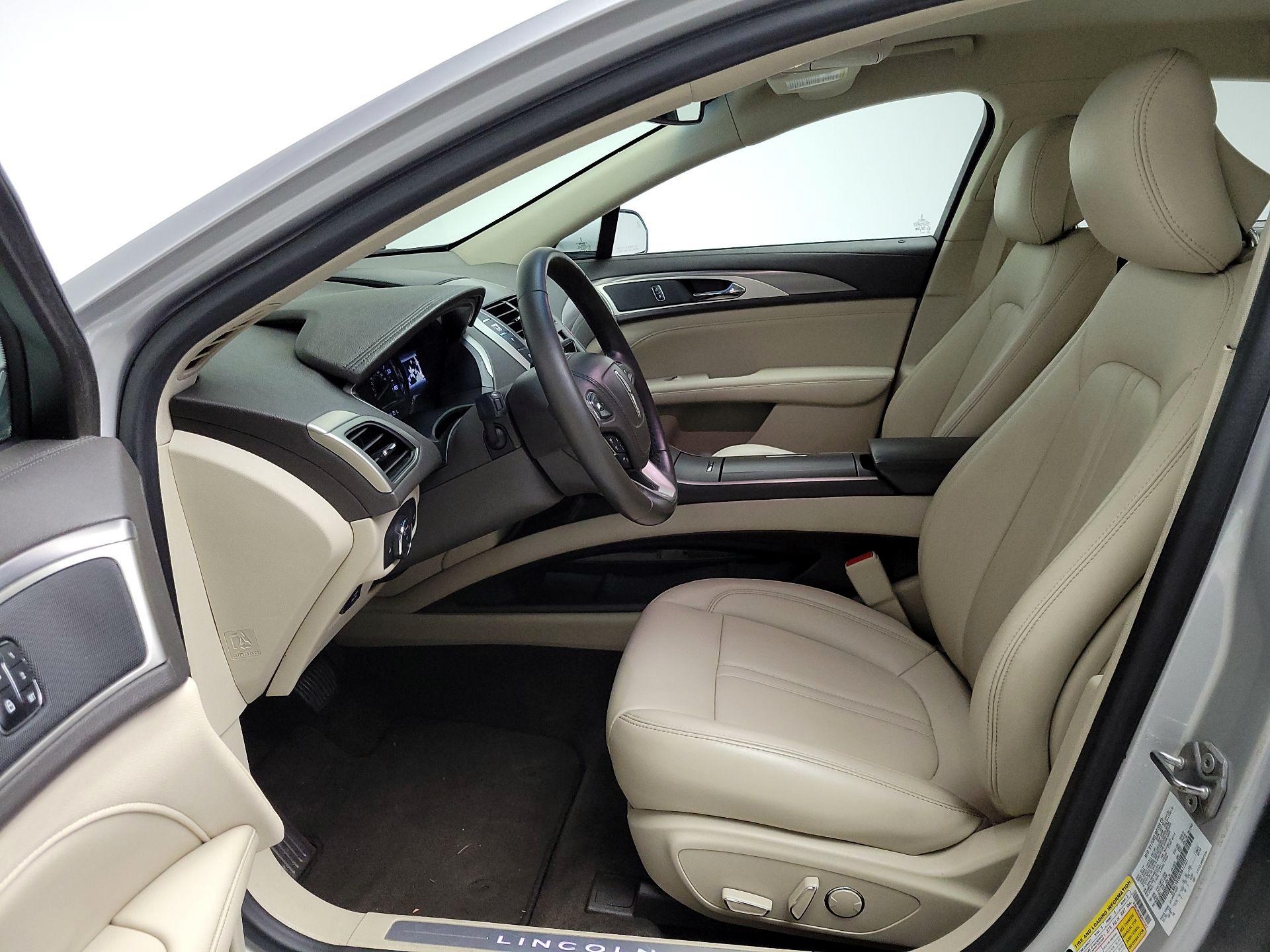 Thumbnail: 2019 Lincoln MKZ - 11