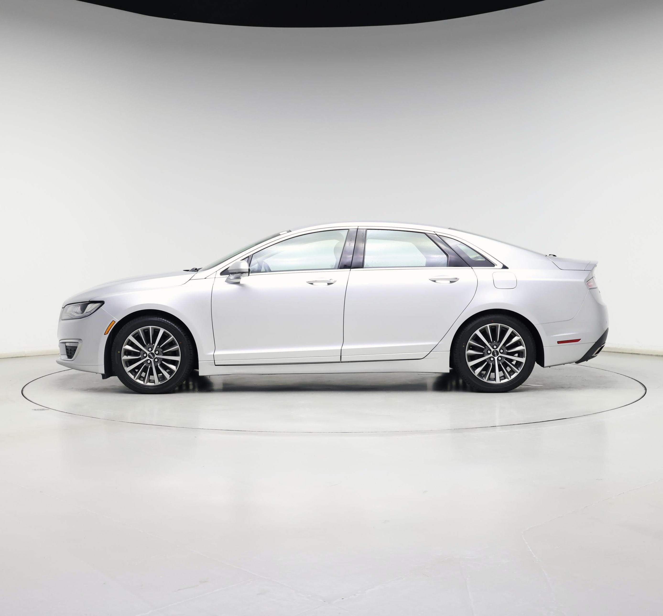 Thumbnail: 2019 Lincoln MKZ - 3