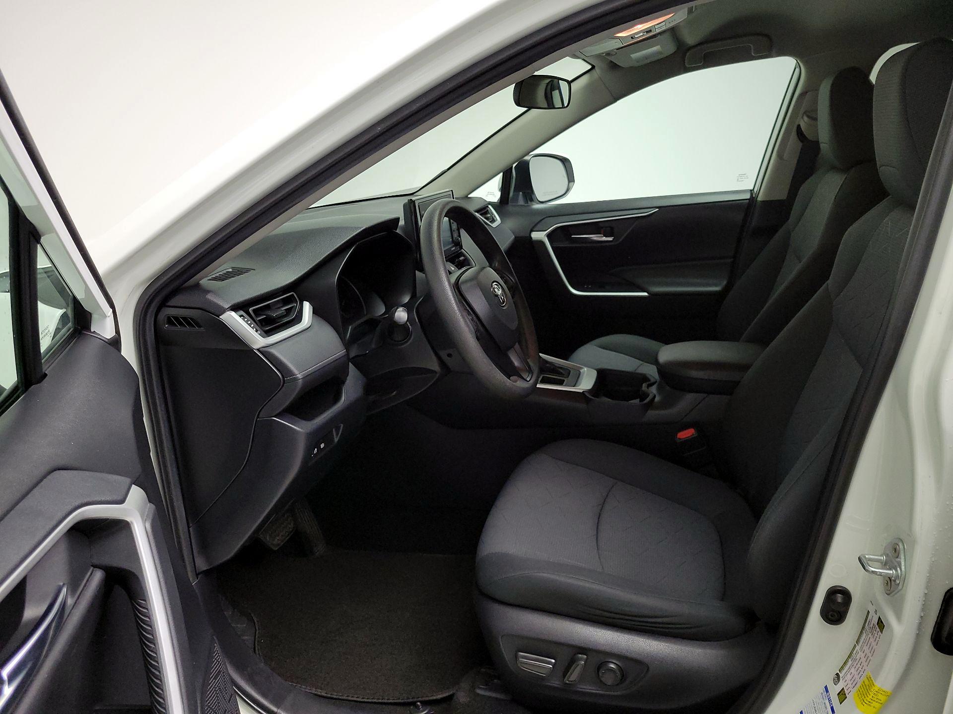 Thumbnail: 2020 Toyota RAV4 - 11