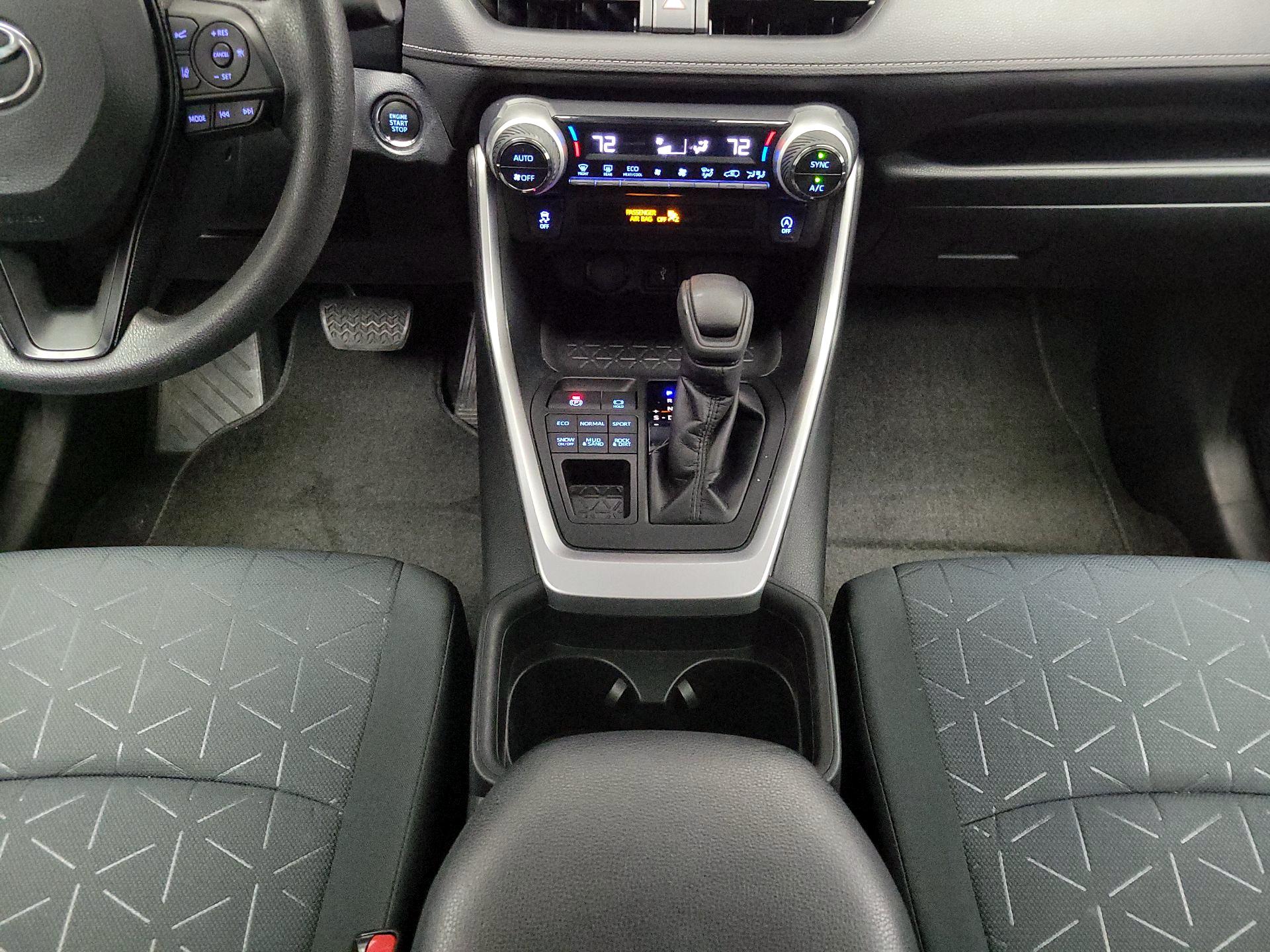 Thumbnail: 2020 Toyota RAV4 - 17