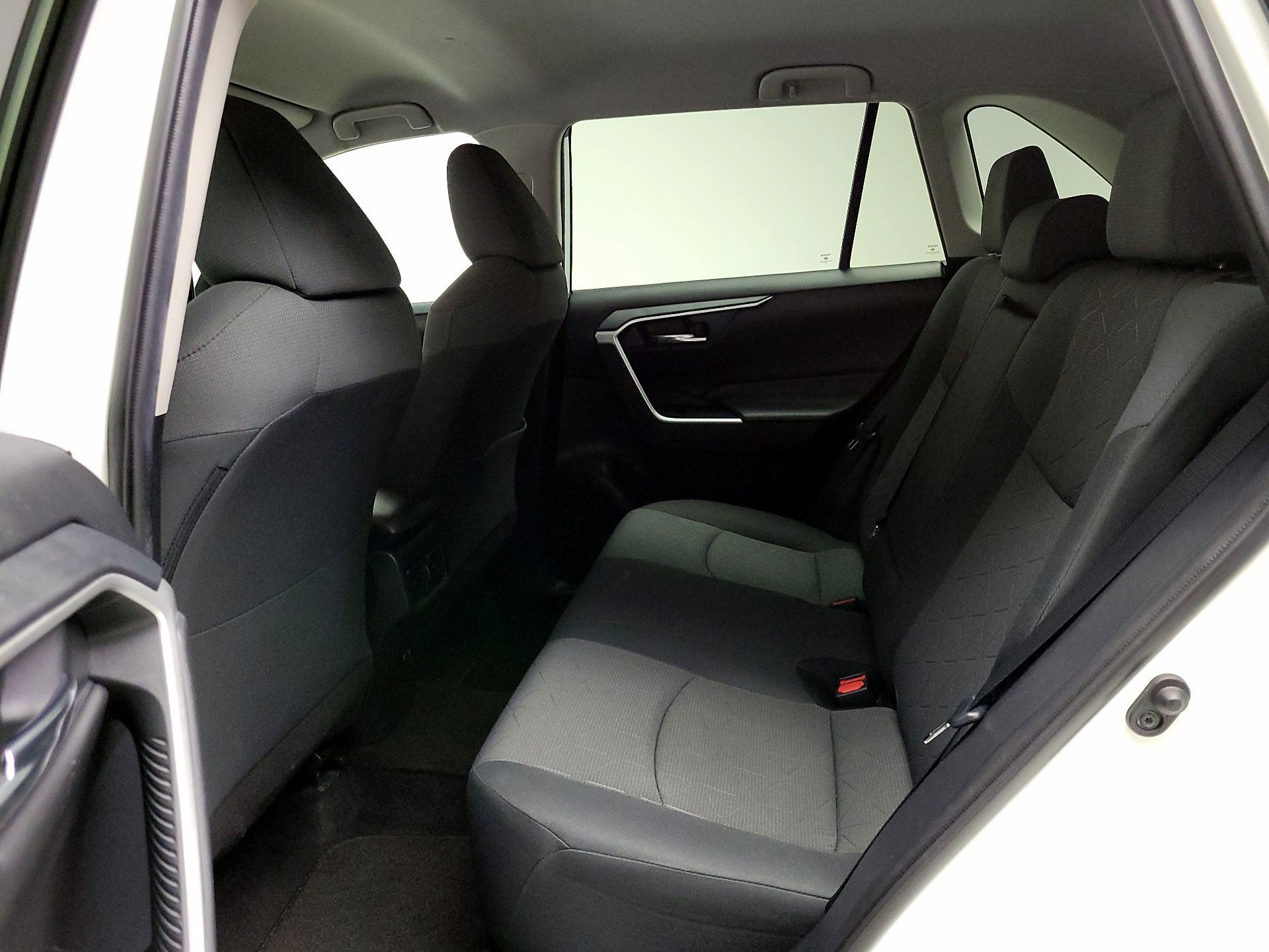 Thumbnail: 2020 Toyota RAV4 - 19