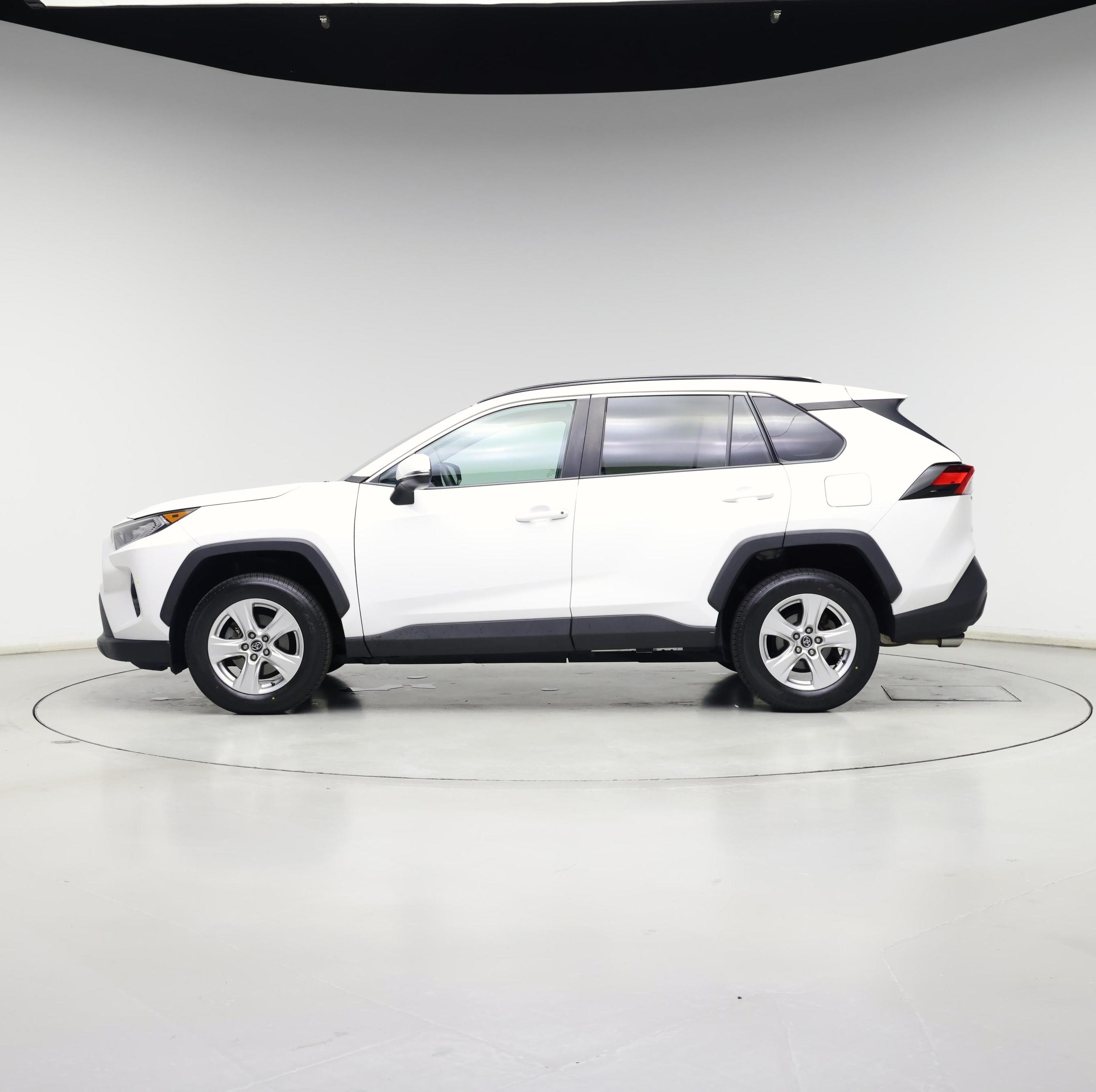 Thumbnail: 2020 Toyota RAV4 - 3
