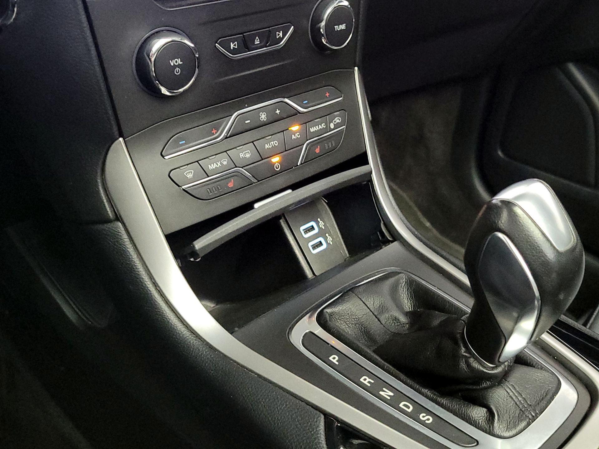 Thumbnail: 2018 Ford Edge - 19