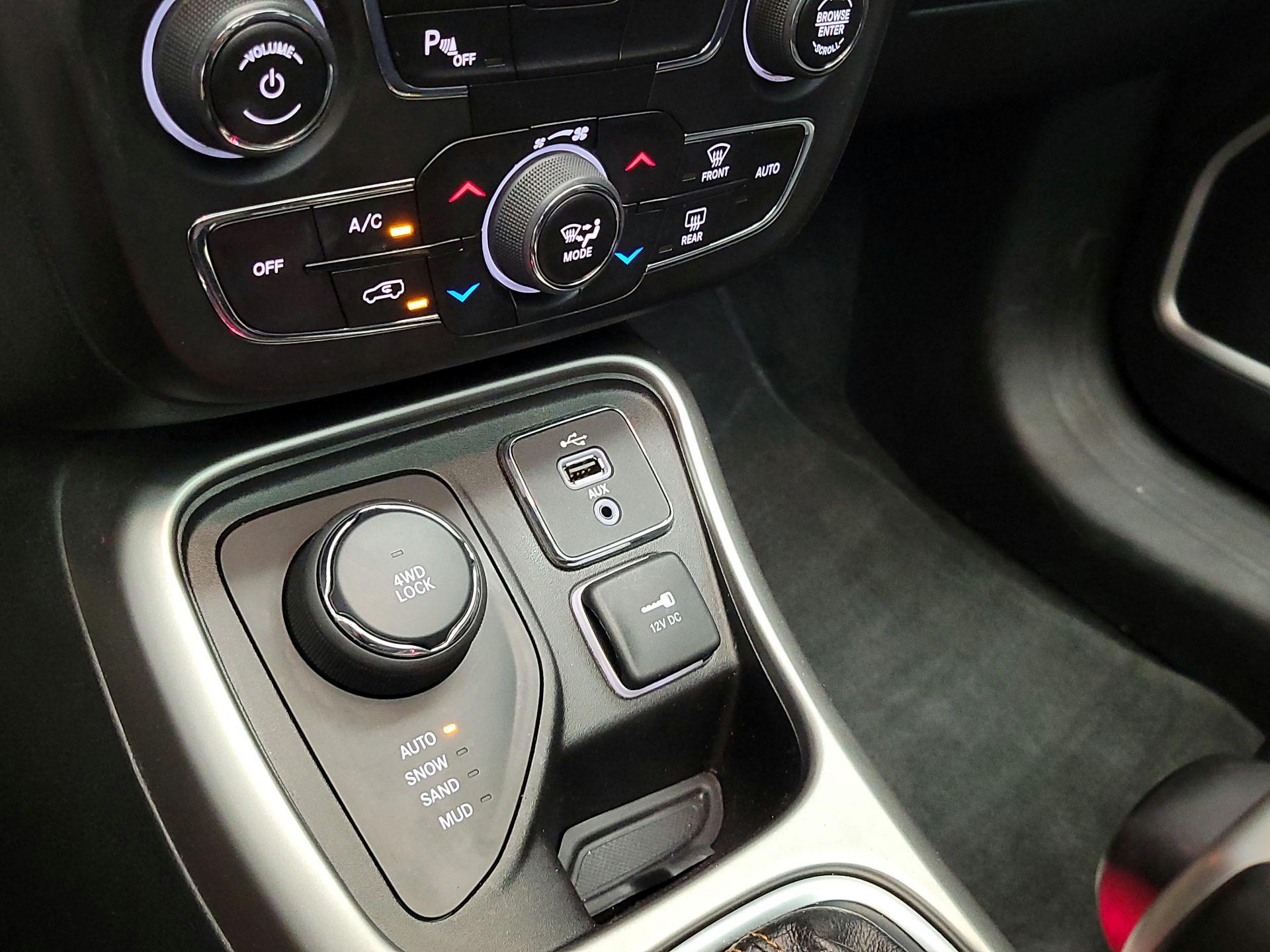 Thumbnail: 2018 Jeep Compass - 18