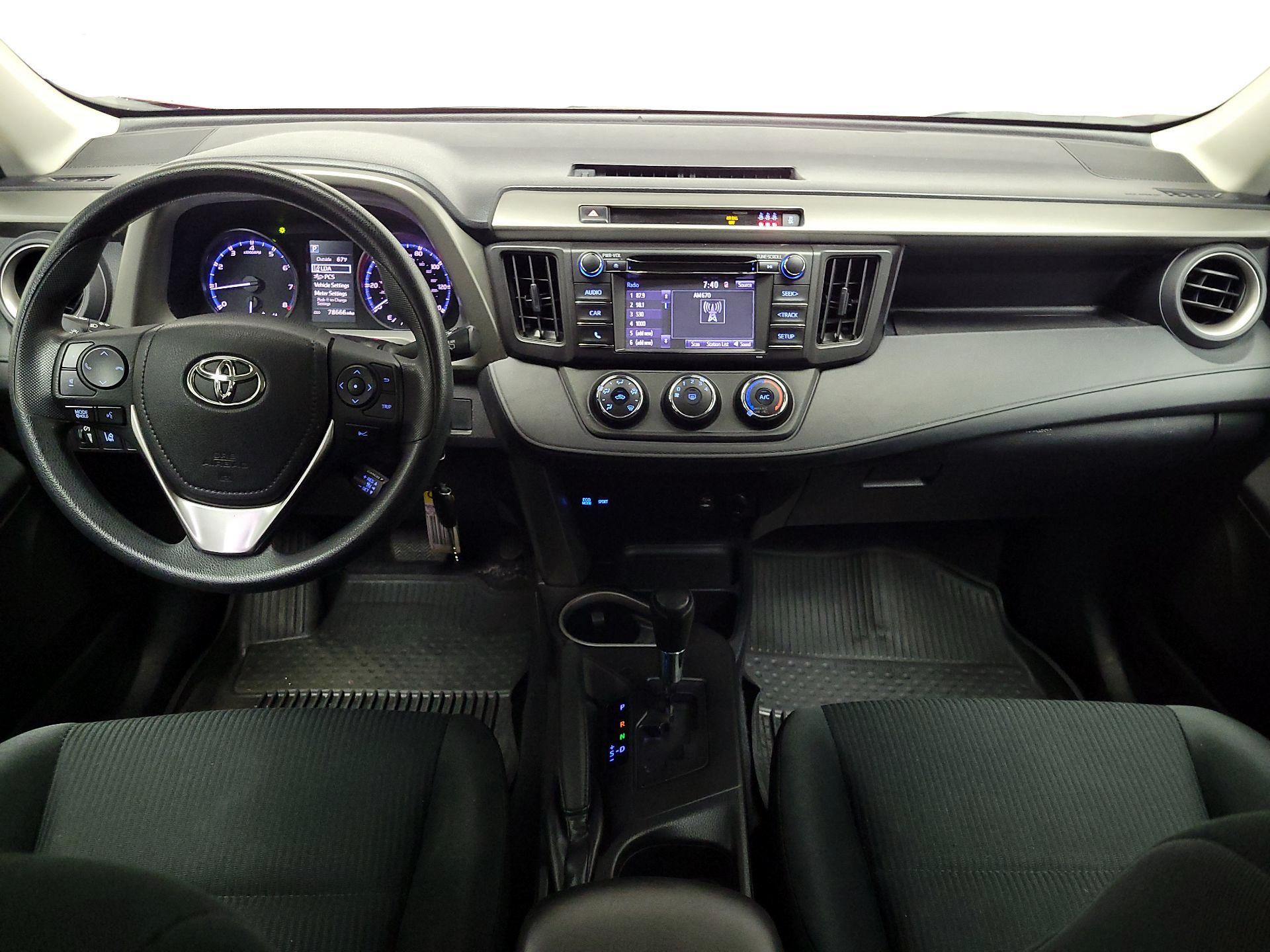 Thumbnail: 2018 Toyota RAV4 - 9