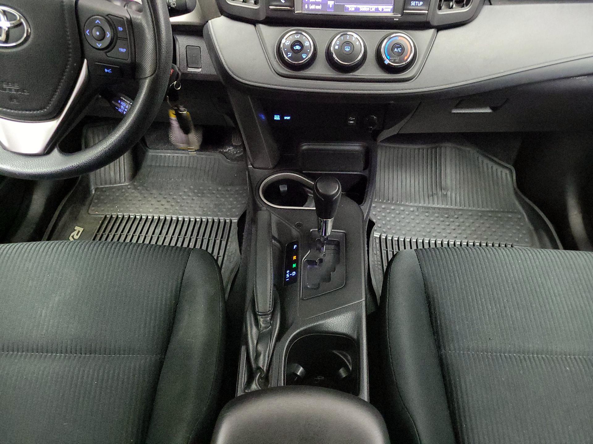 Thumbnail: 2018 Toyota RAV4 - 17