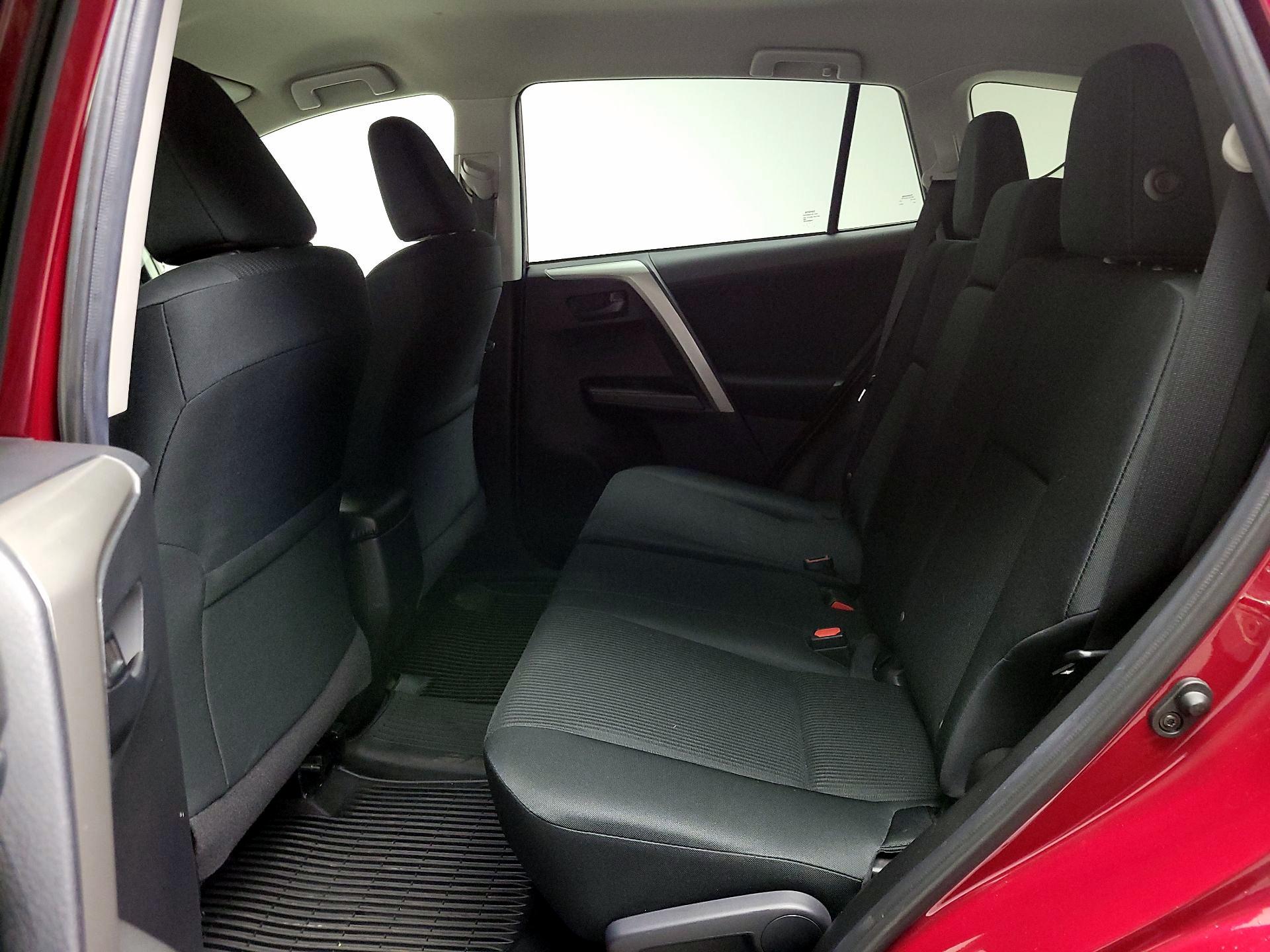 Thumbnail: 2018 Toyota RAV4 - 19