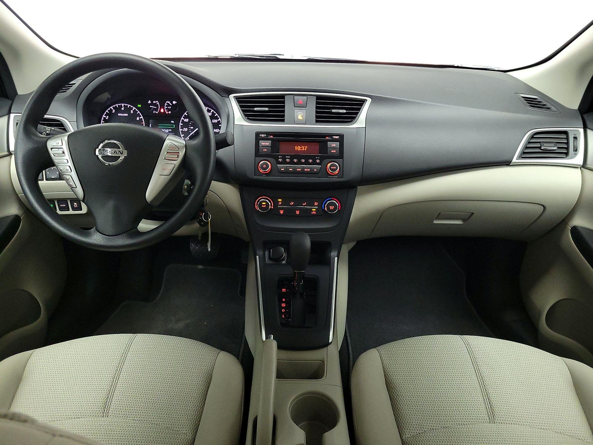 Thumbnail: 2016 Nissan Sentra - 9