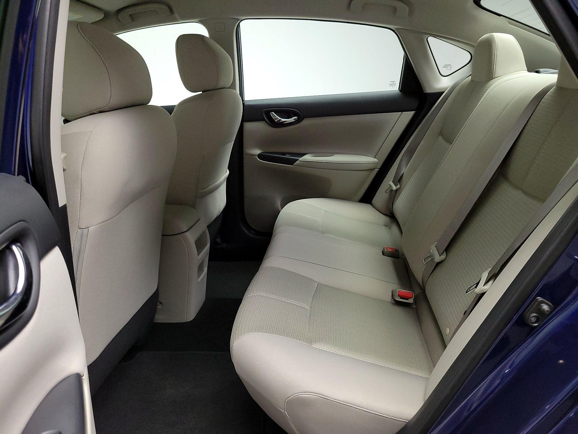Thumbnail: 2016 Nissan Sentra - 18
