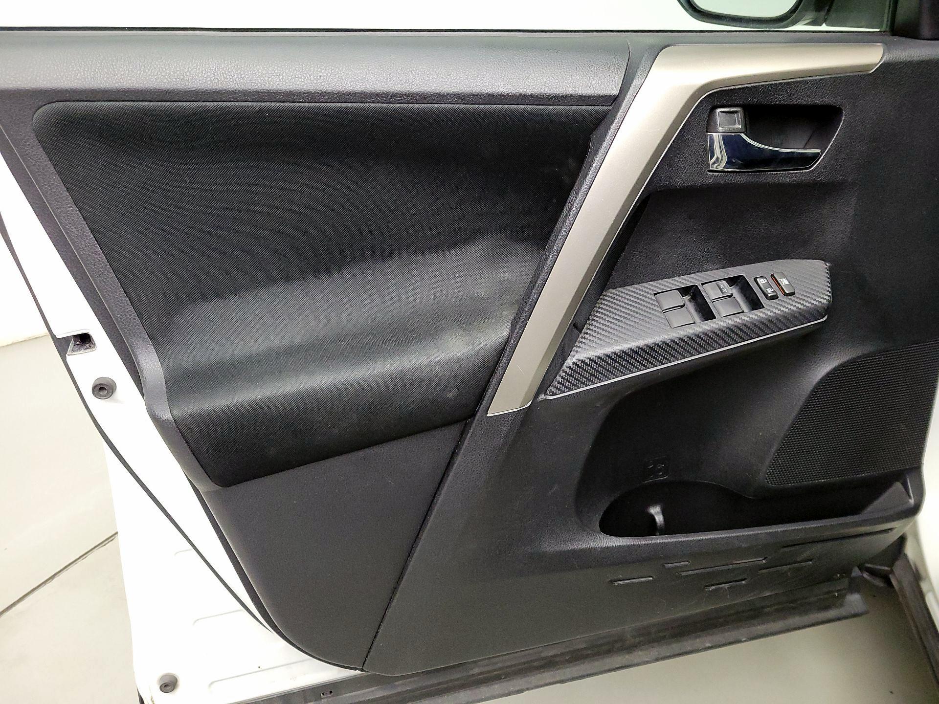 Thumbnail: 2014 Toyota RAV4 - 12