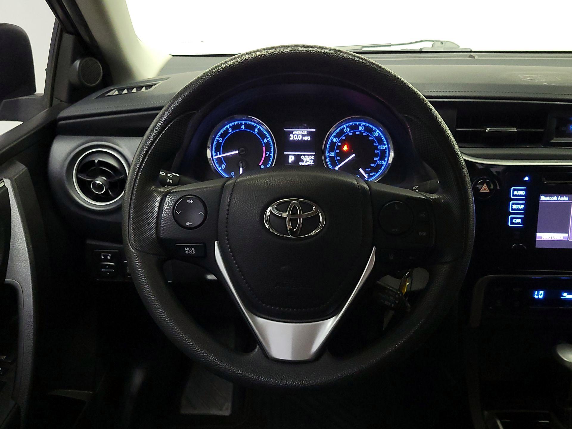 Thumbnail: 2017 Toyota Corolla - 10