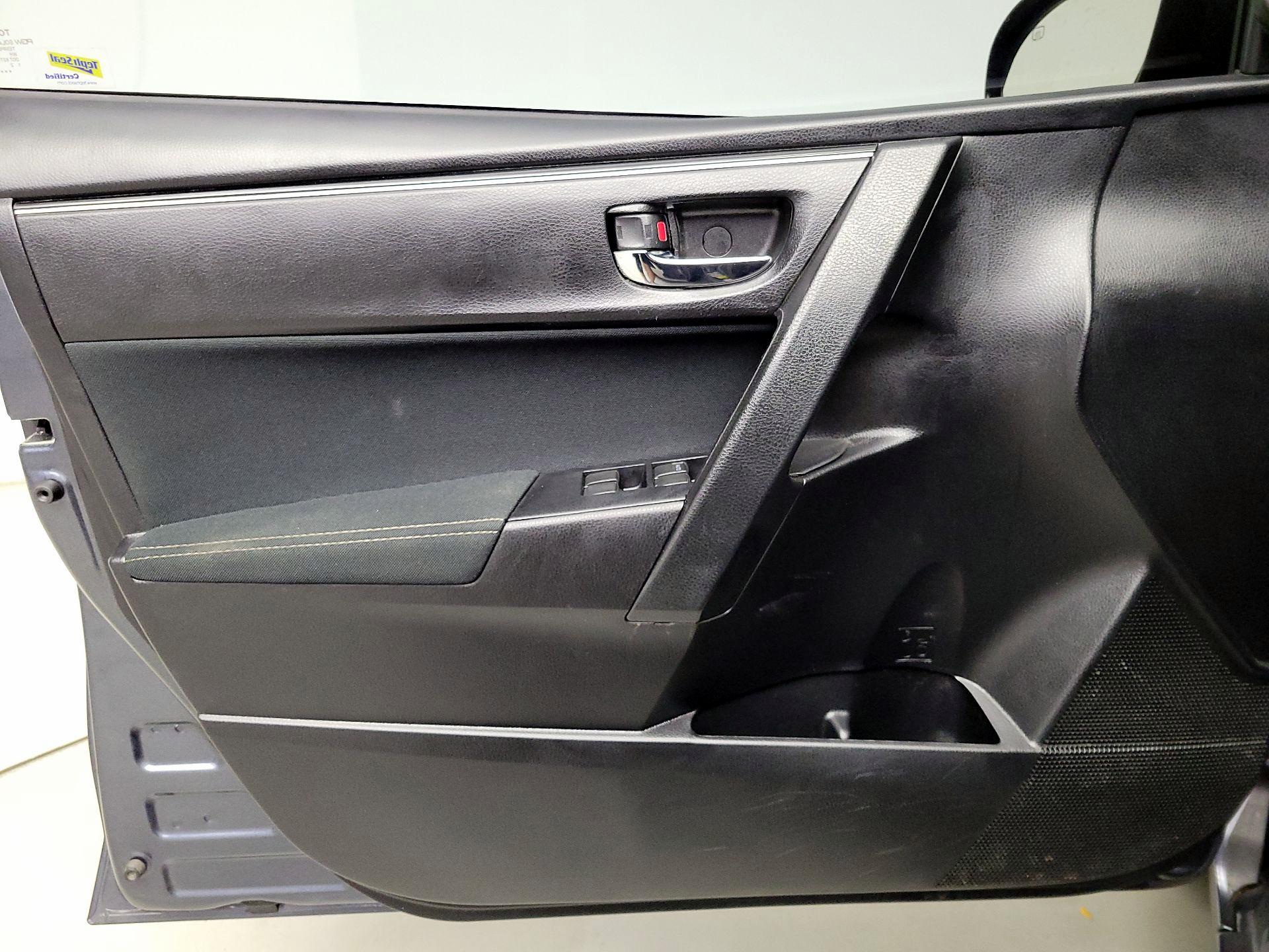 Thumbnail: 2017 Toyota Corolla - 12
