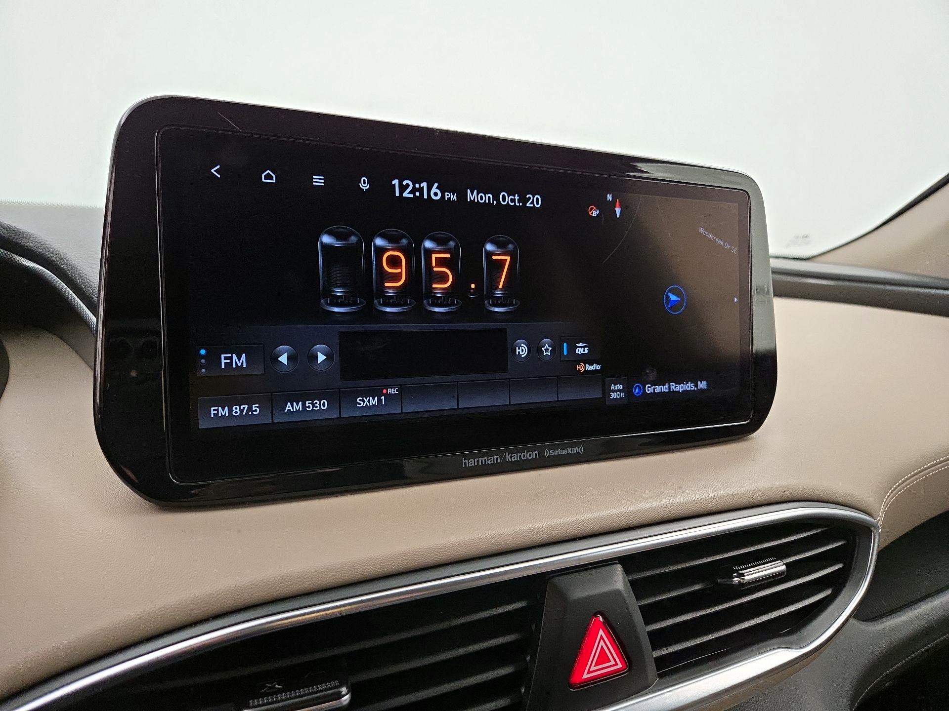 Thumbnail: 2022 Hyundai Santa Fe - 16