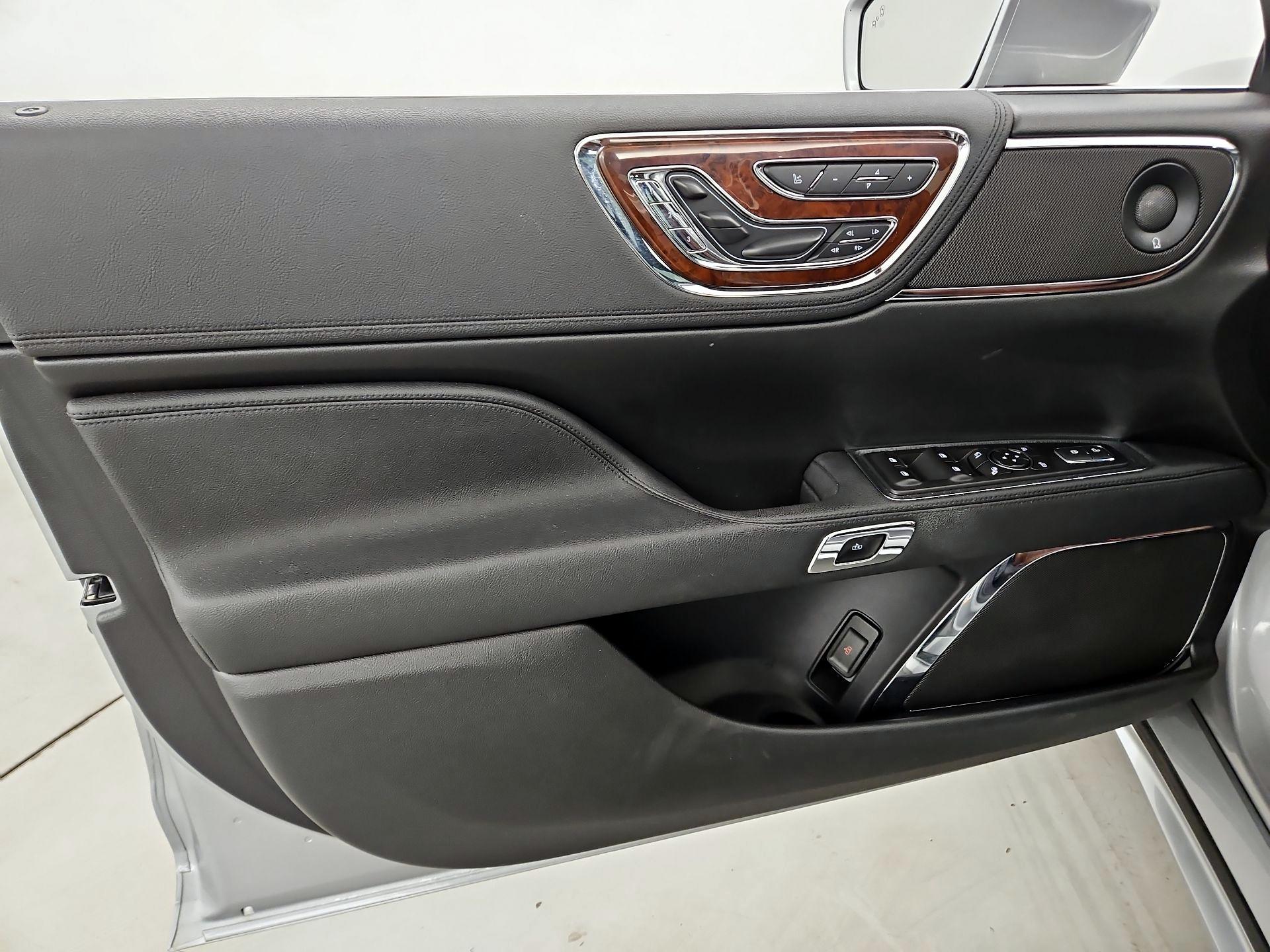 Thumbnail: 2020 Lincoln Continental - 12