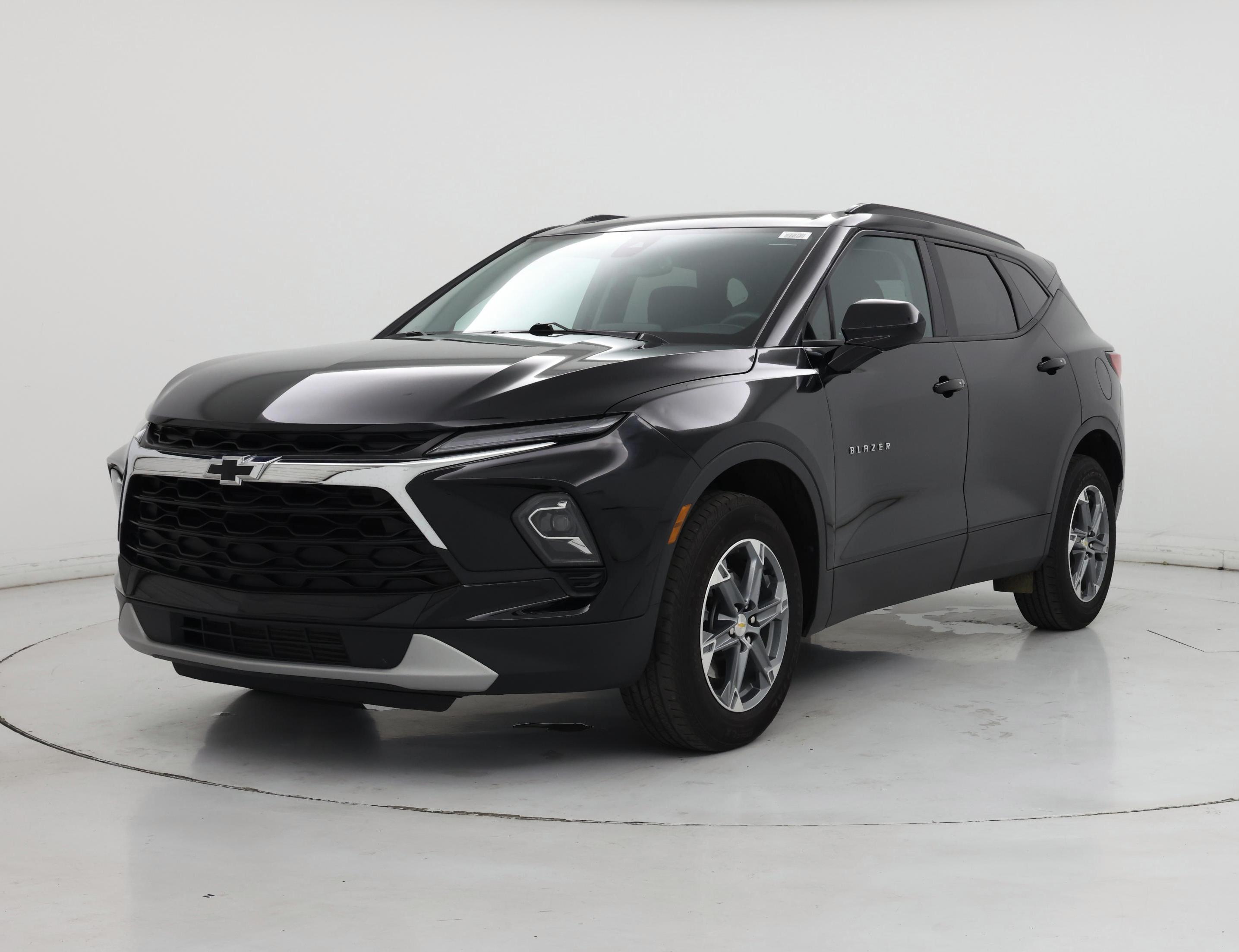 Thumbnail: 2023 Chevrolet Blazer - 4