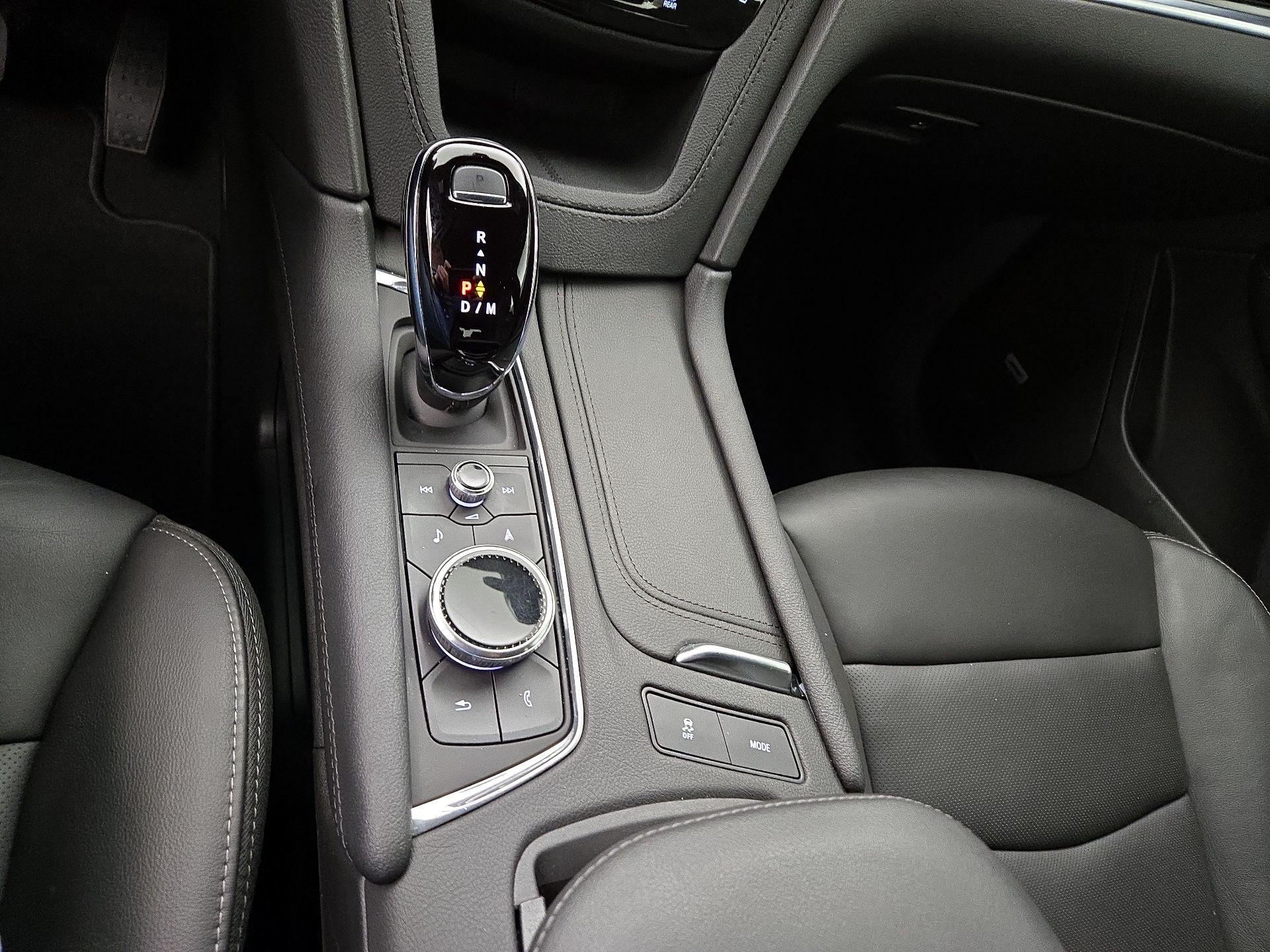 Thumbnail: 2023 Cadillac XT6 - 18