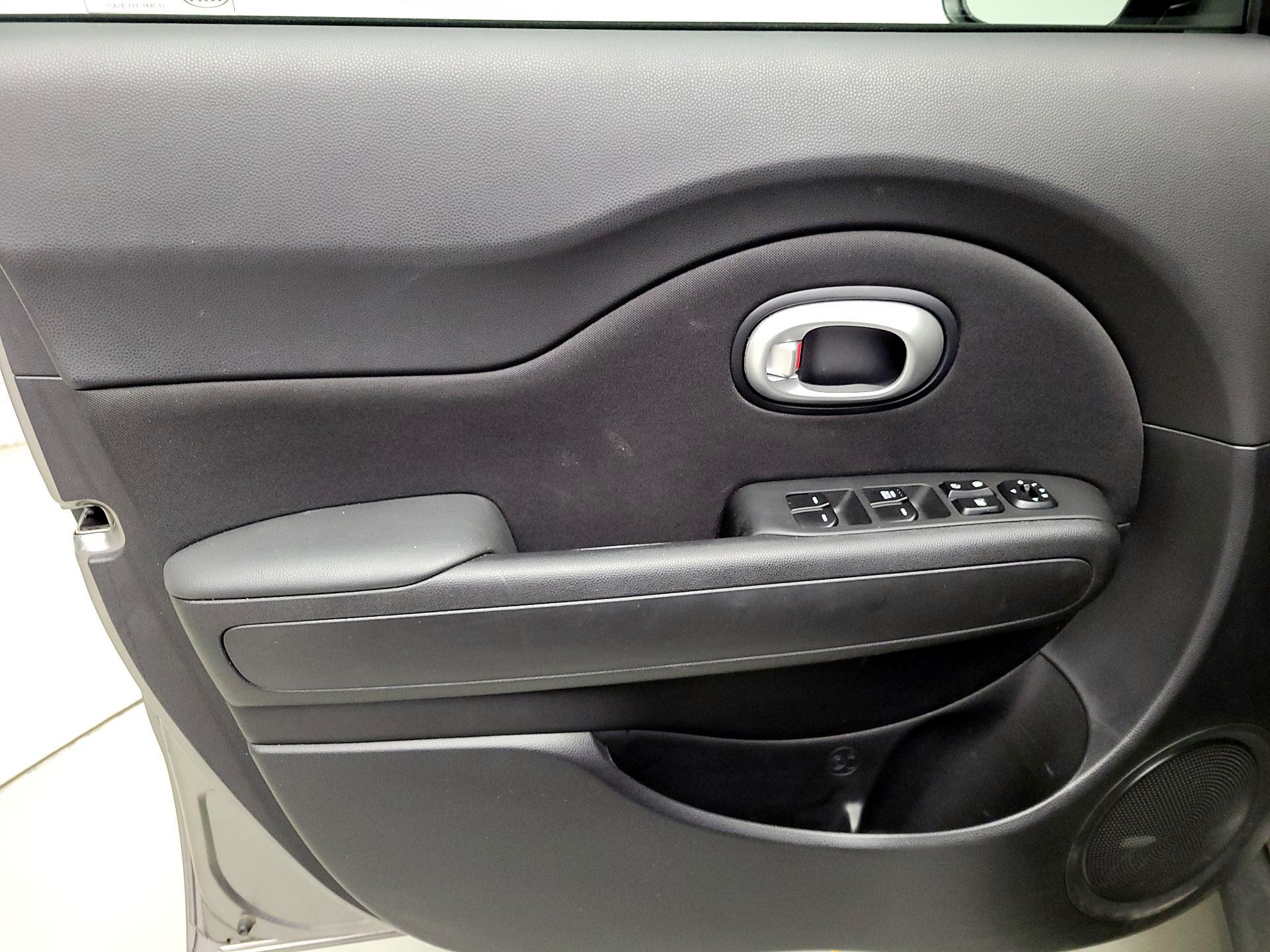 Thumbnail: 2016 Kia Soul - 12