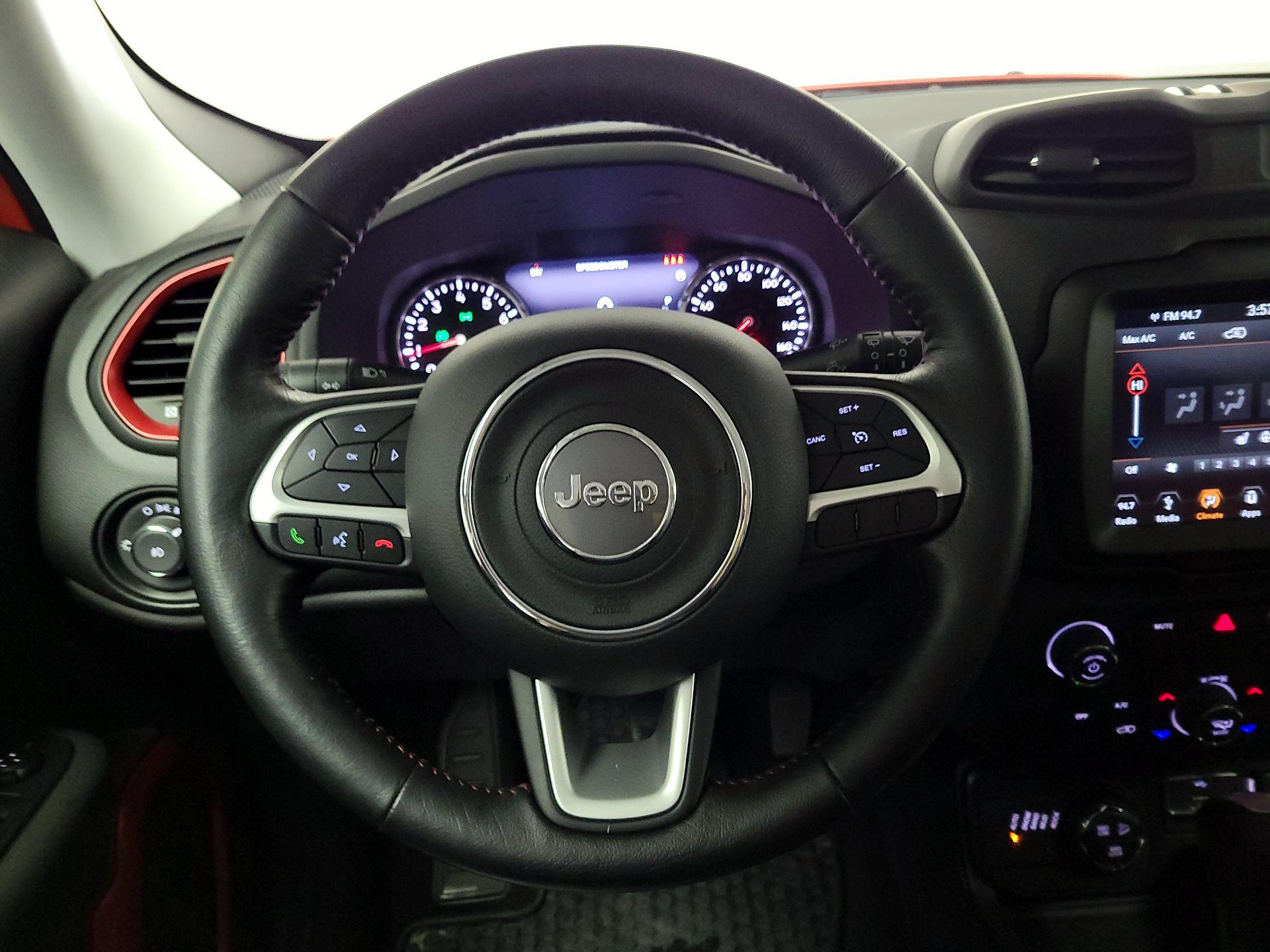 Thumbnail: 2019 Jeep Renegade - 10