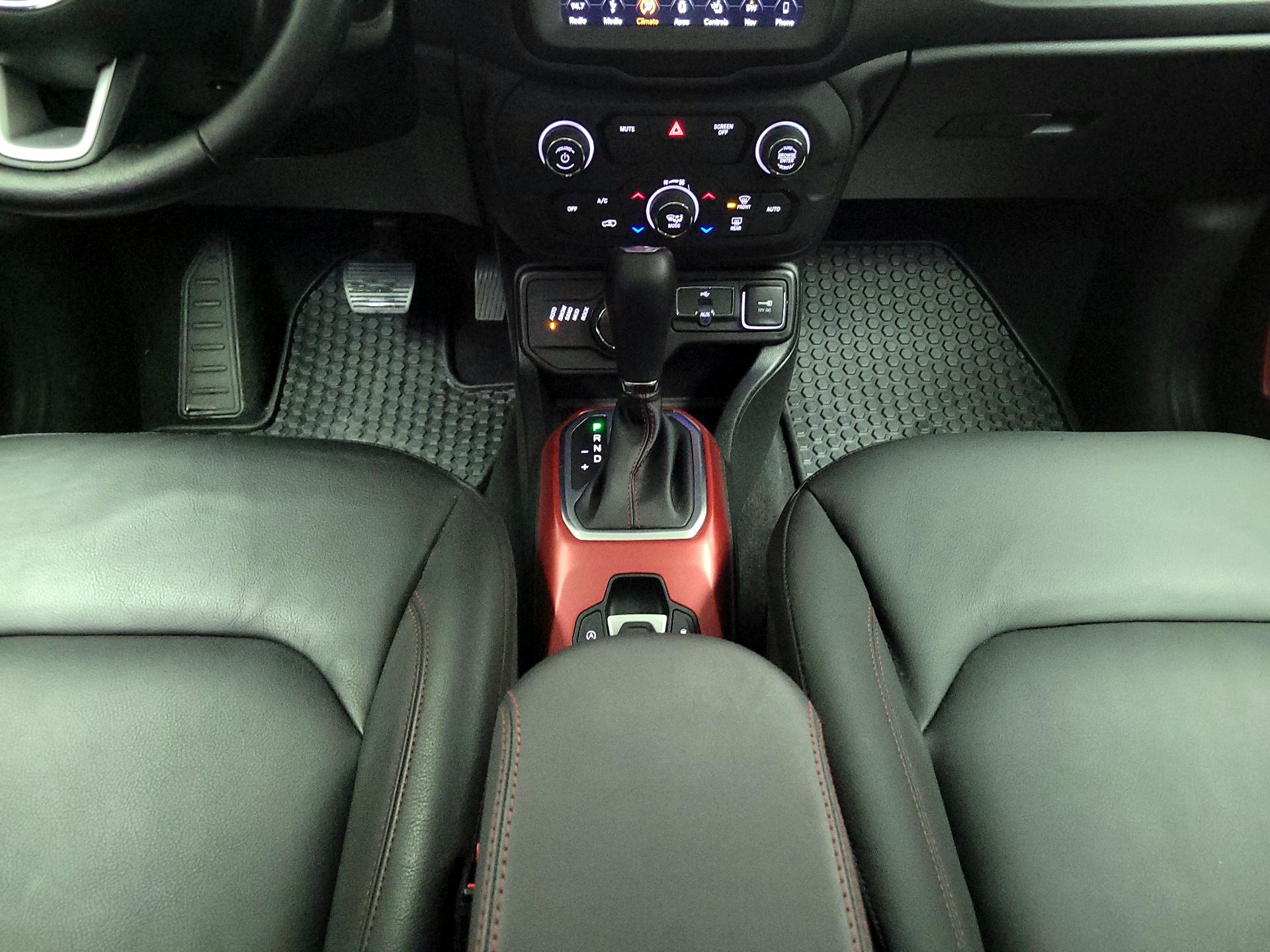 Thumbnail: 2019 Jeep Renegade - 18