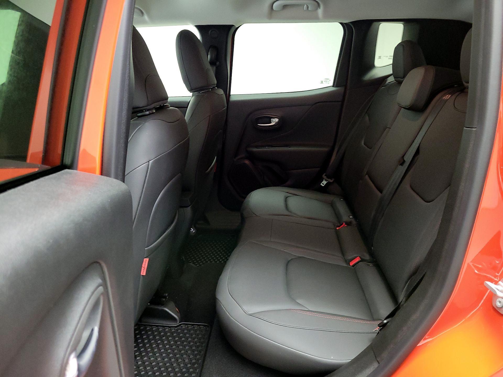 Thumbnail: 2019 Jeep Renegade - 20
