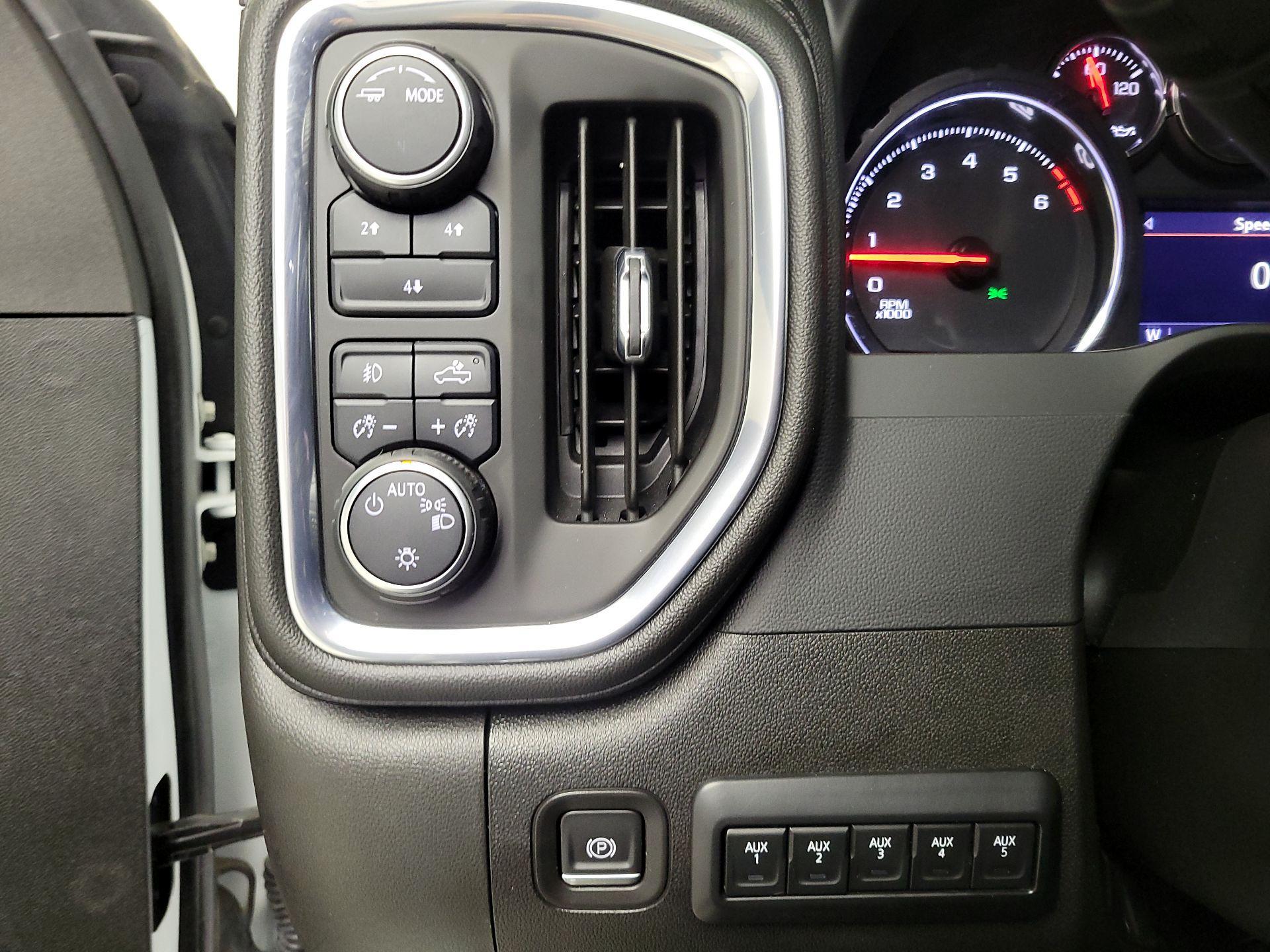 Thumbnail: 2021 Chevrolet Silverado 2500 - 13