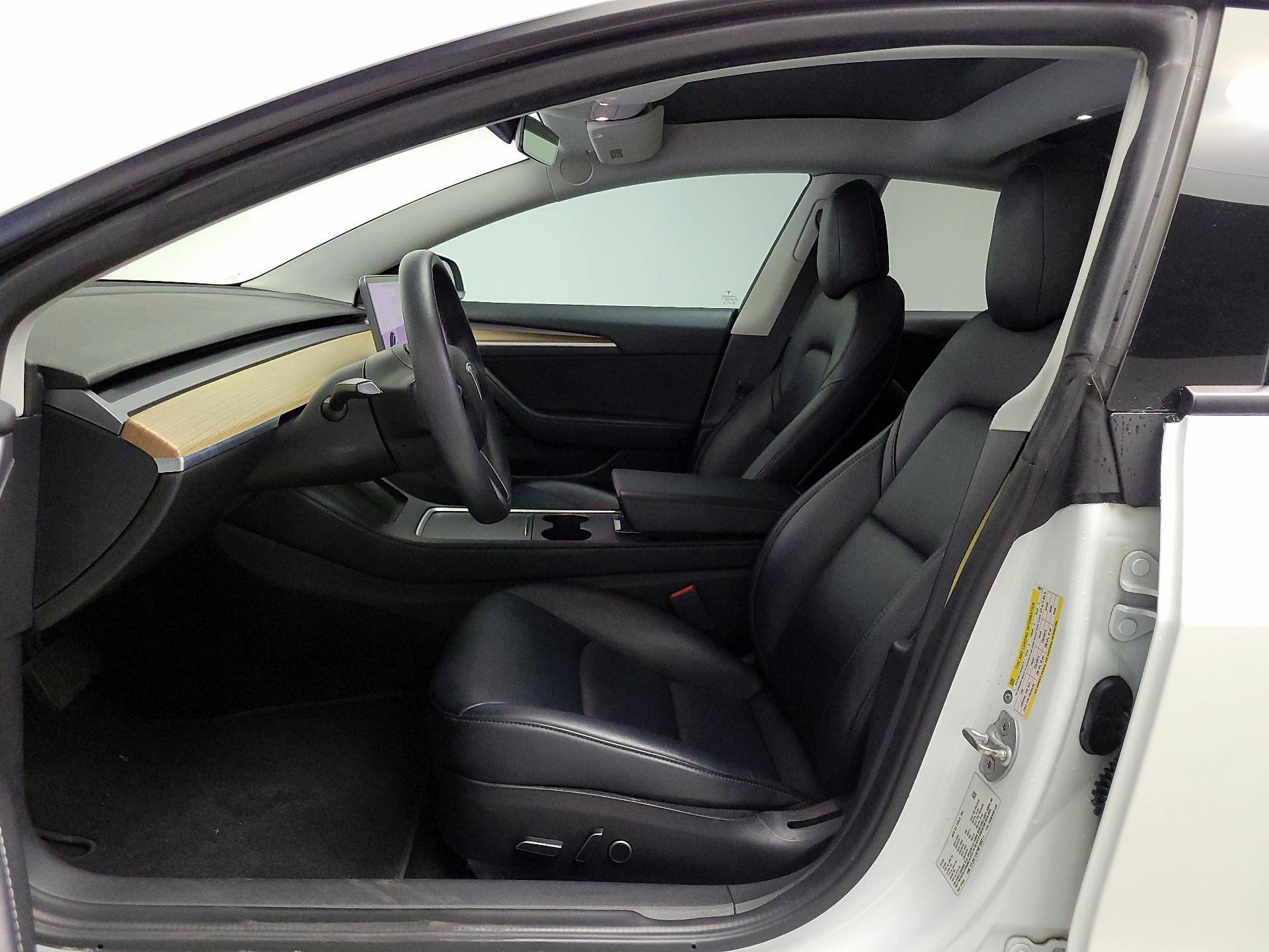 Thumbnail: 2022 Tesla Model 3 - 11