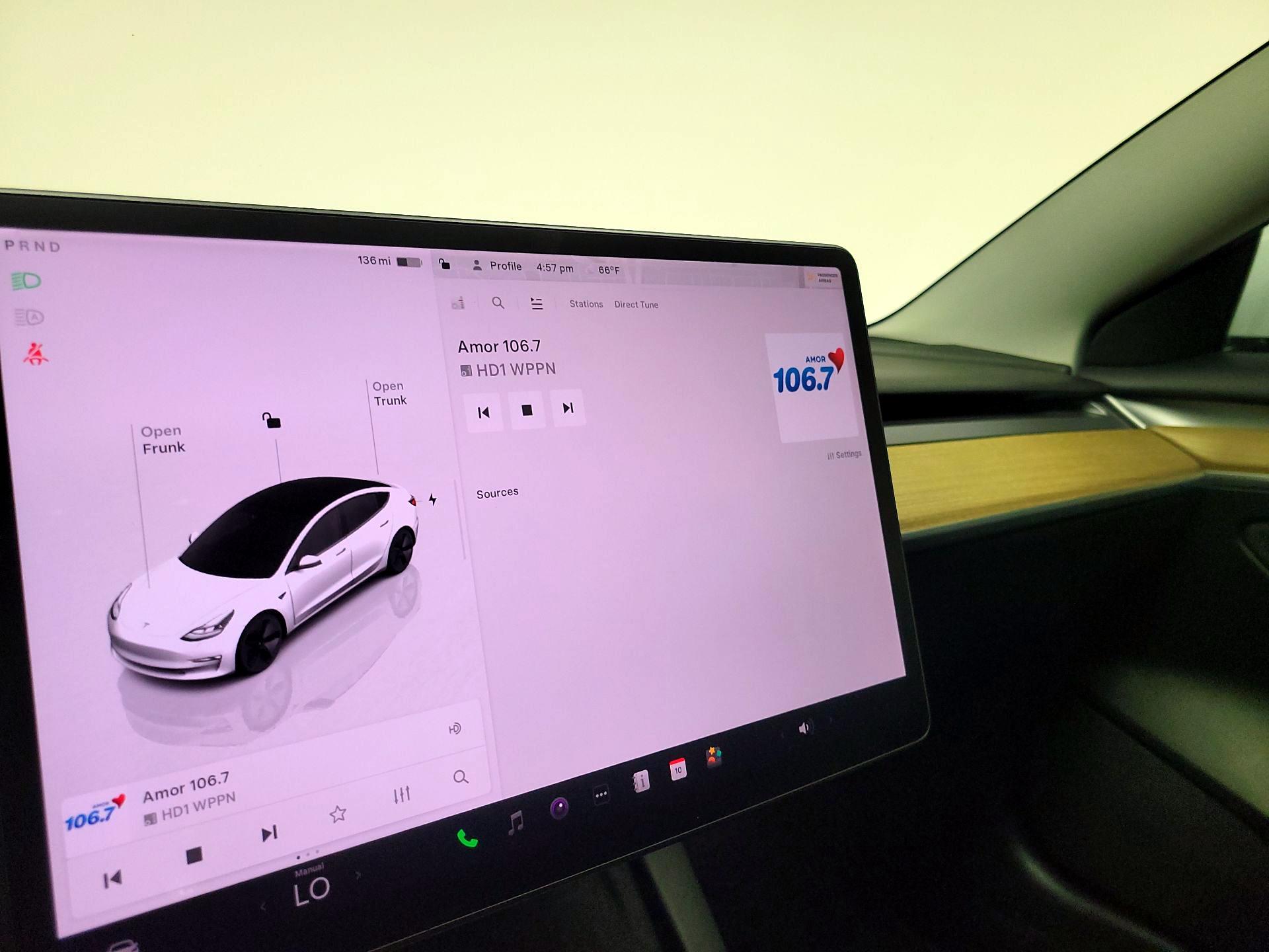 Thumbnail: 2022 Tesla Model 3 - 15