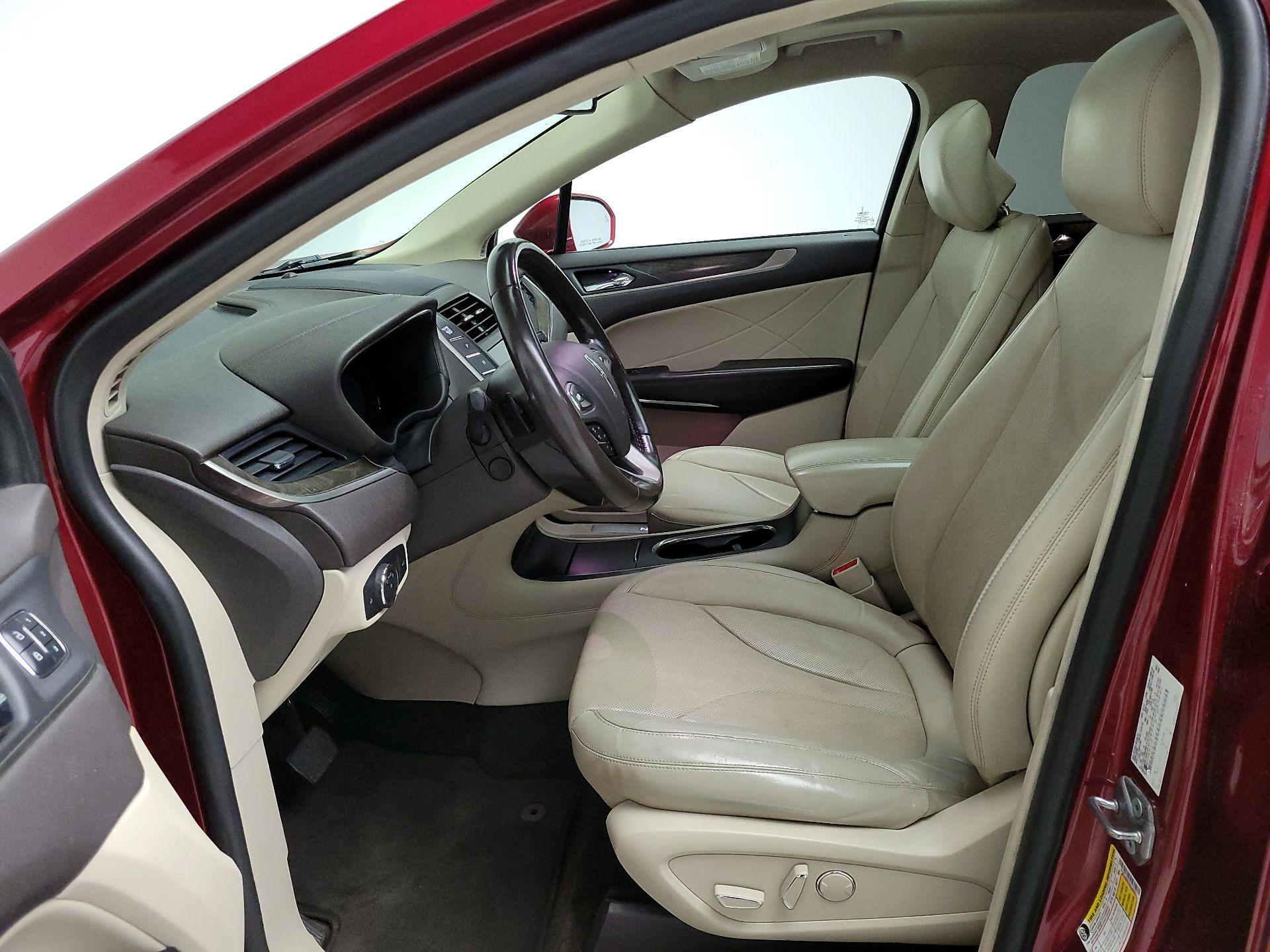 Thumbnail: 2017 Lincoln MKC - 11