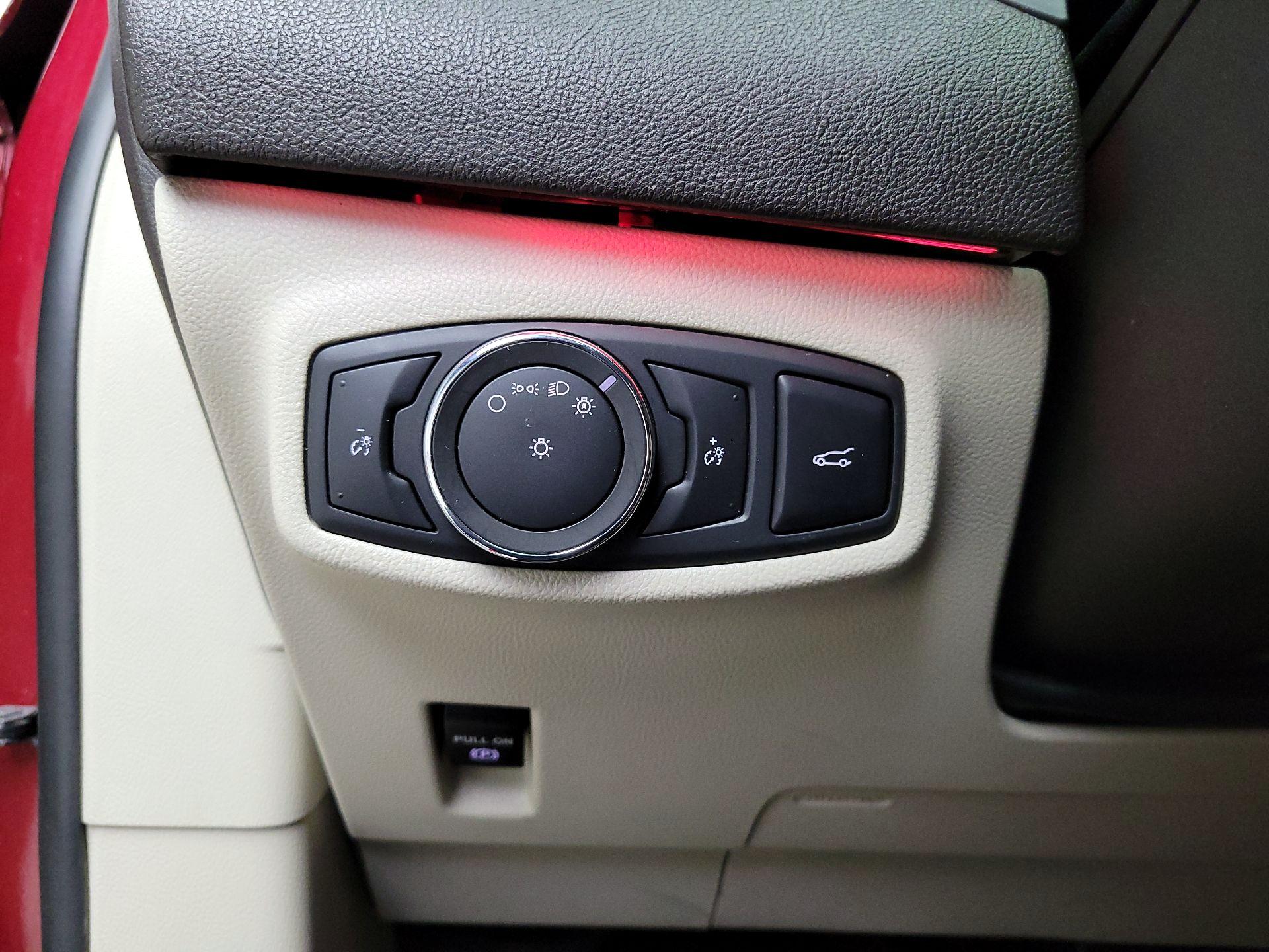 Thumbnail: 2017 Lincoln MKC - 13