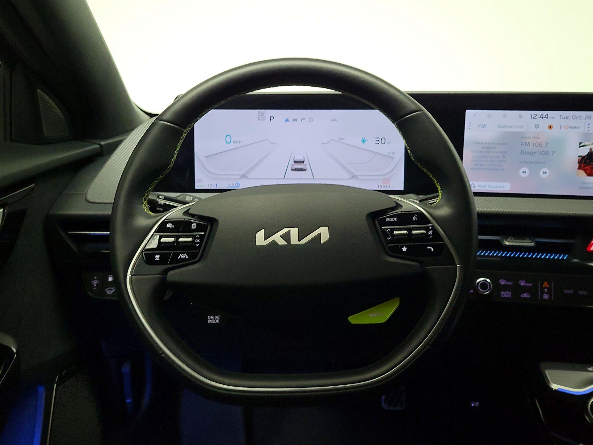 Thumbnail: 2023 Kia EV6 - 10