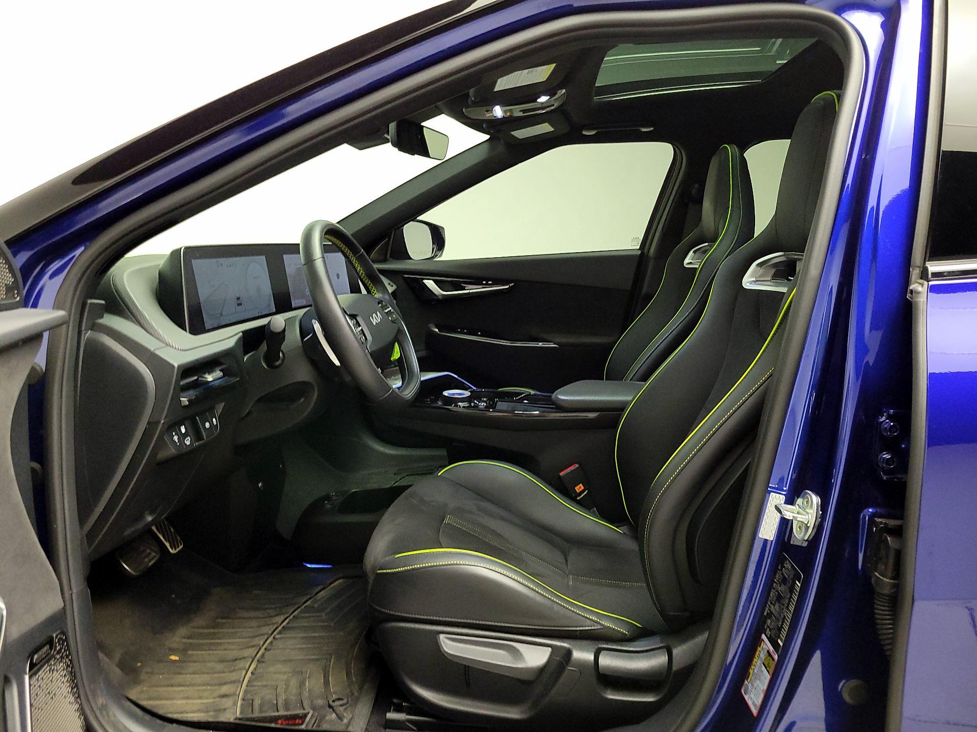 Thumbnail: 2023 Kia EV6 - 11