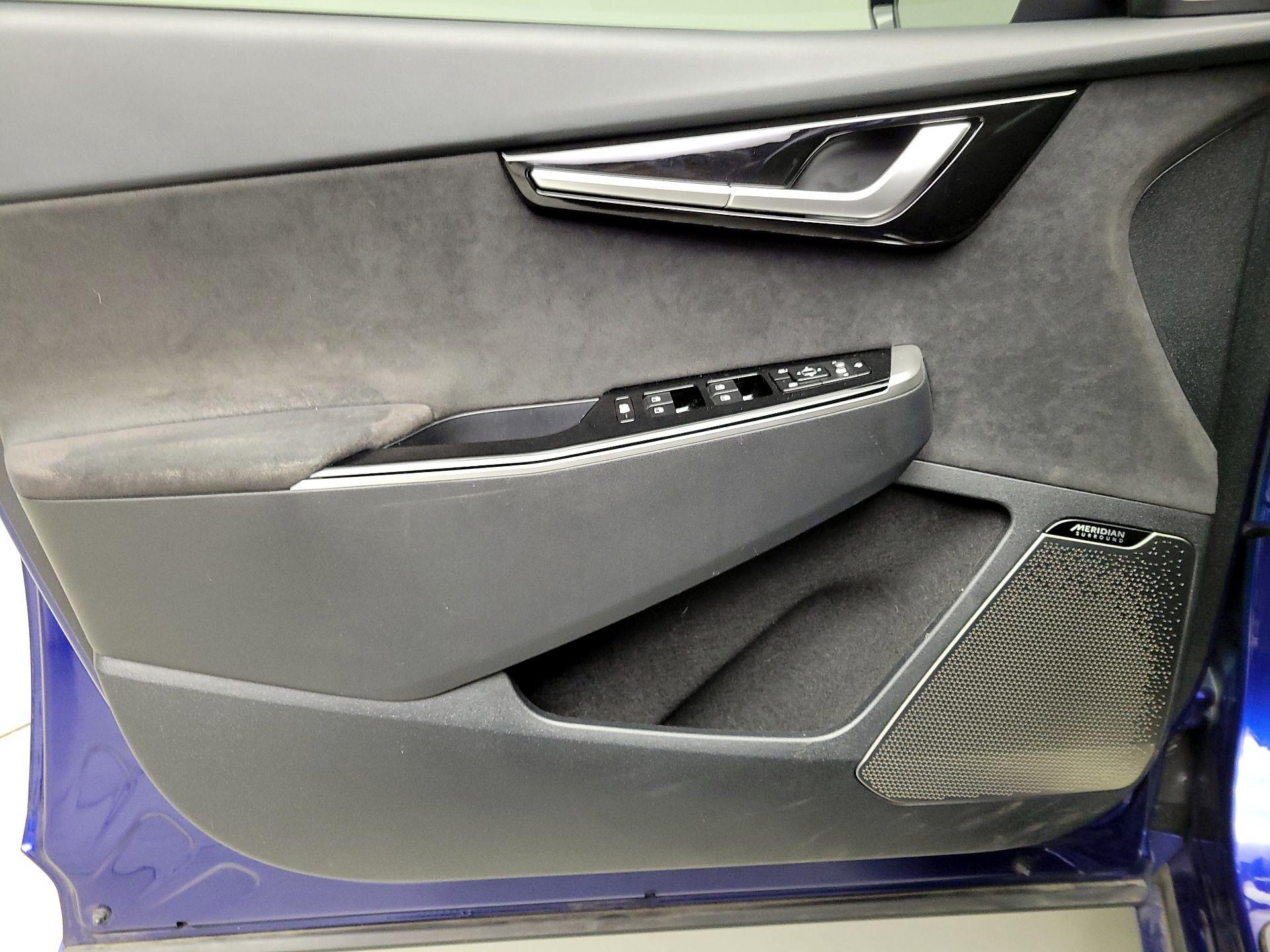 Thumbnail: 2023 Kia EV6 - 12