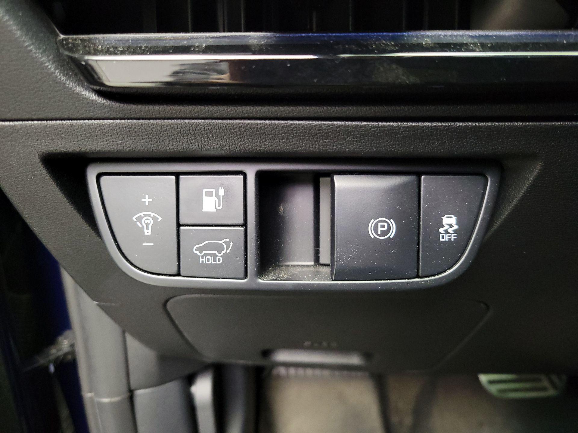 Thumbnail: 2023 Kia EV6 - 13