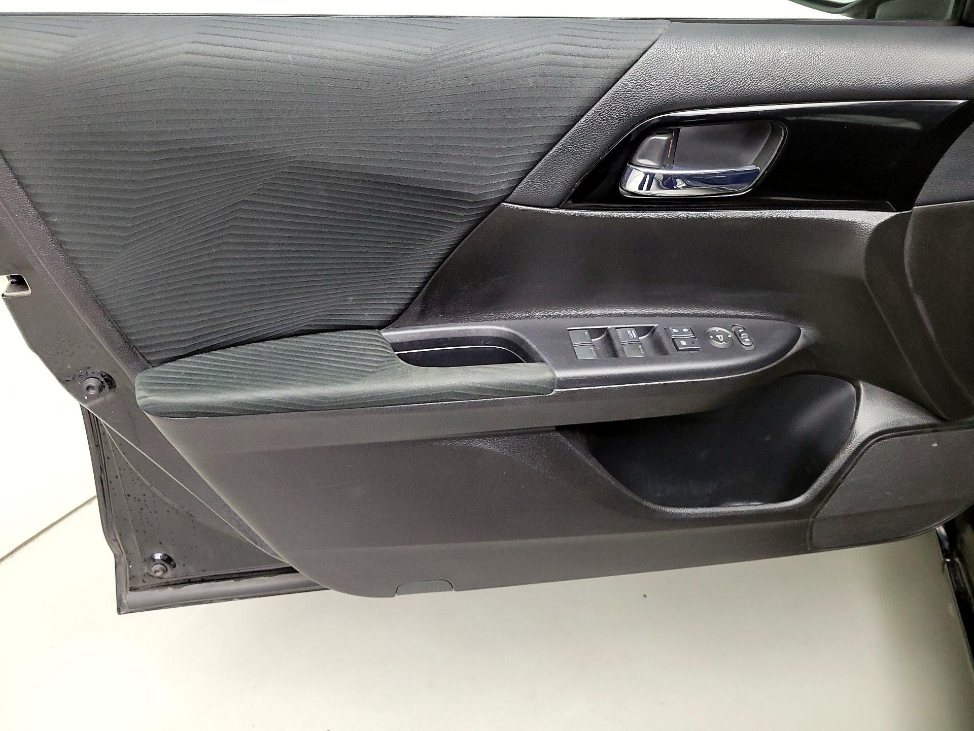 Thumbnail: 2017 Honda Accord - 12