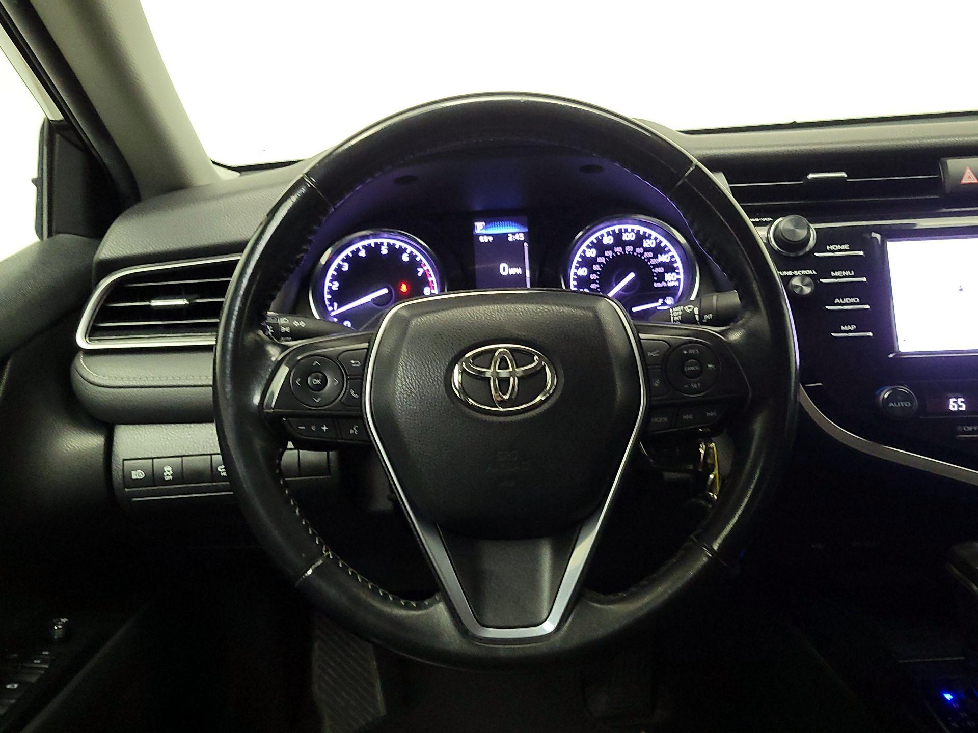 Thumbnail: 2020 Toyota Camry - 10