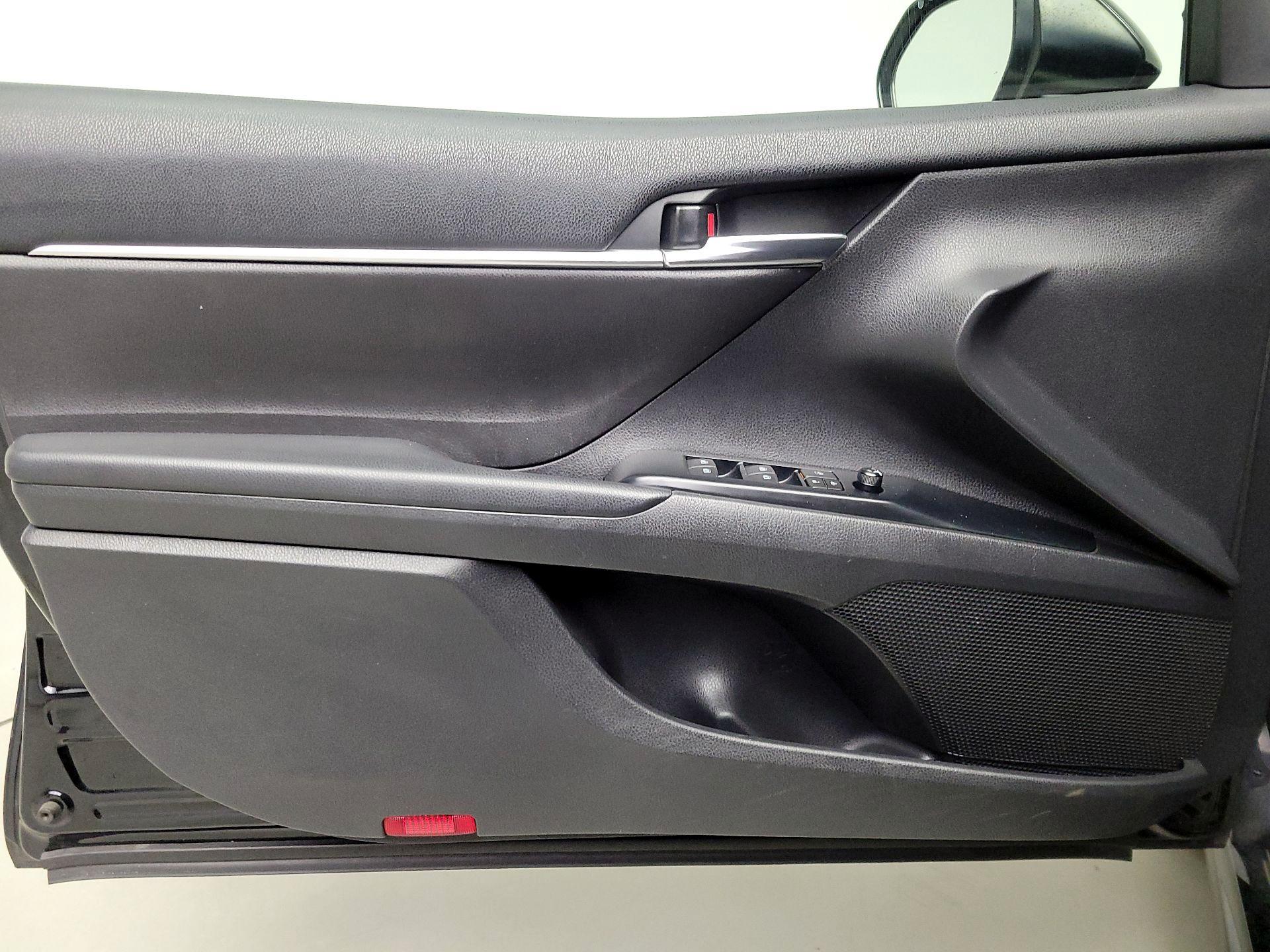 Thumbnail: 2020 Toyota Camry - 12